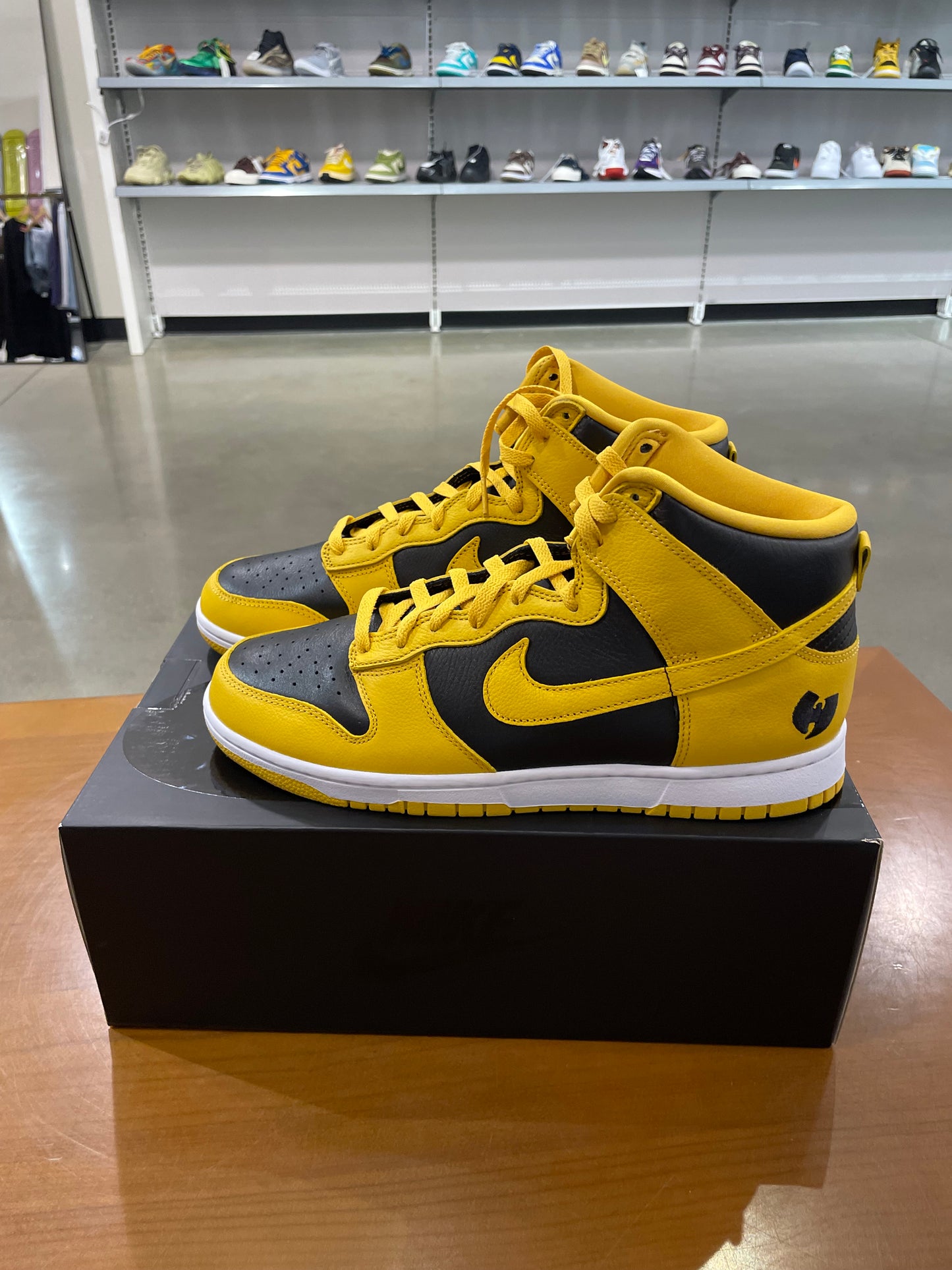 Nike SB Dunk High Wu-tang