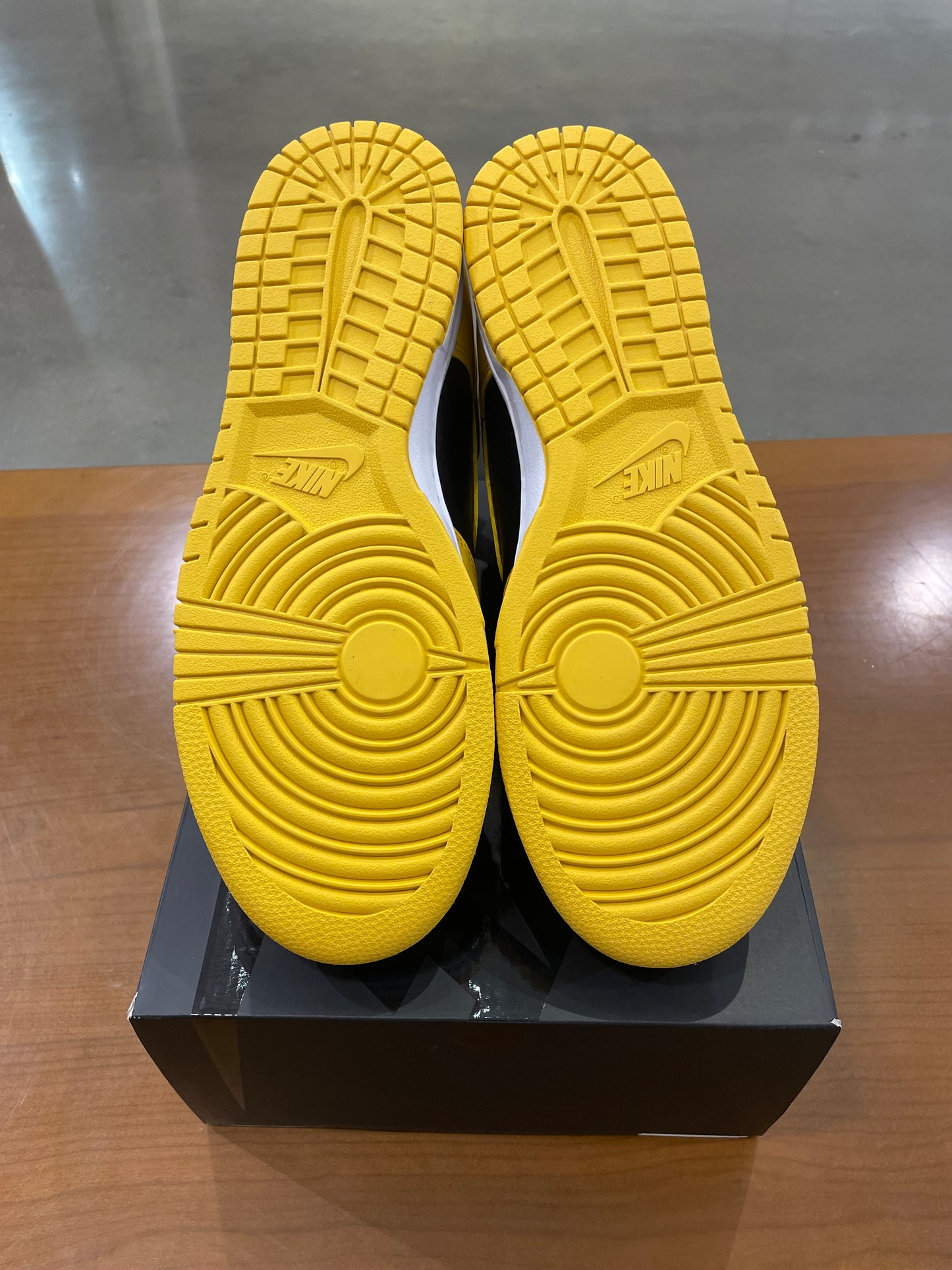 Nike SB Dunk High Wu-tang