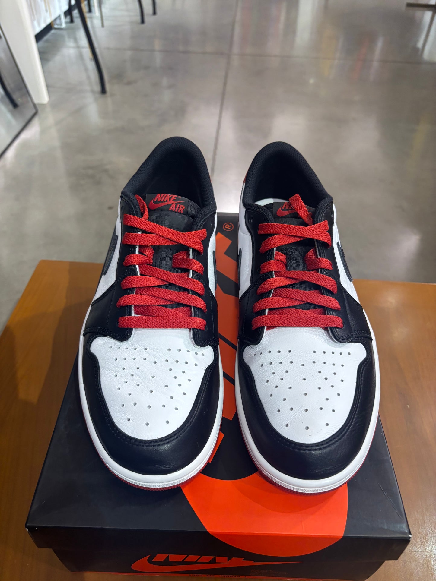 Preowned Air Jordan 1 Low Black Toe