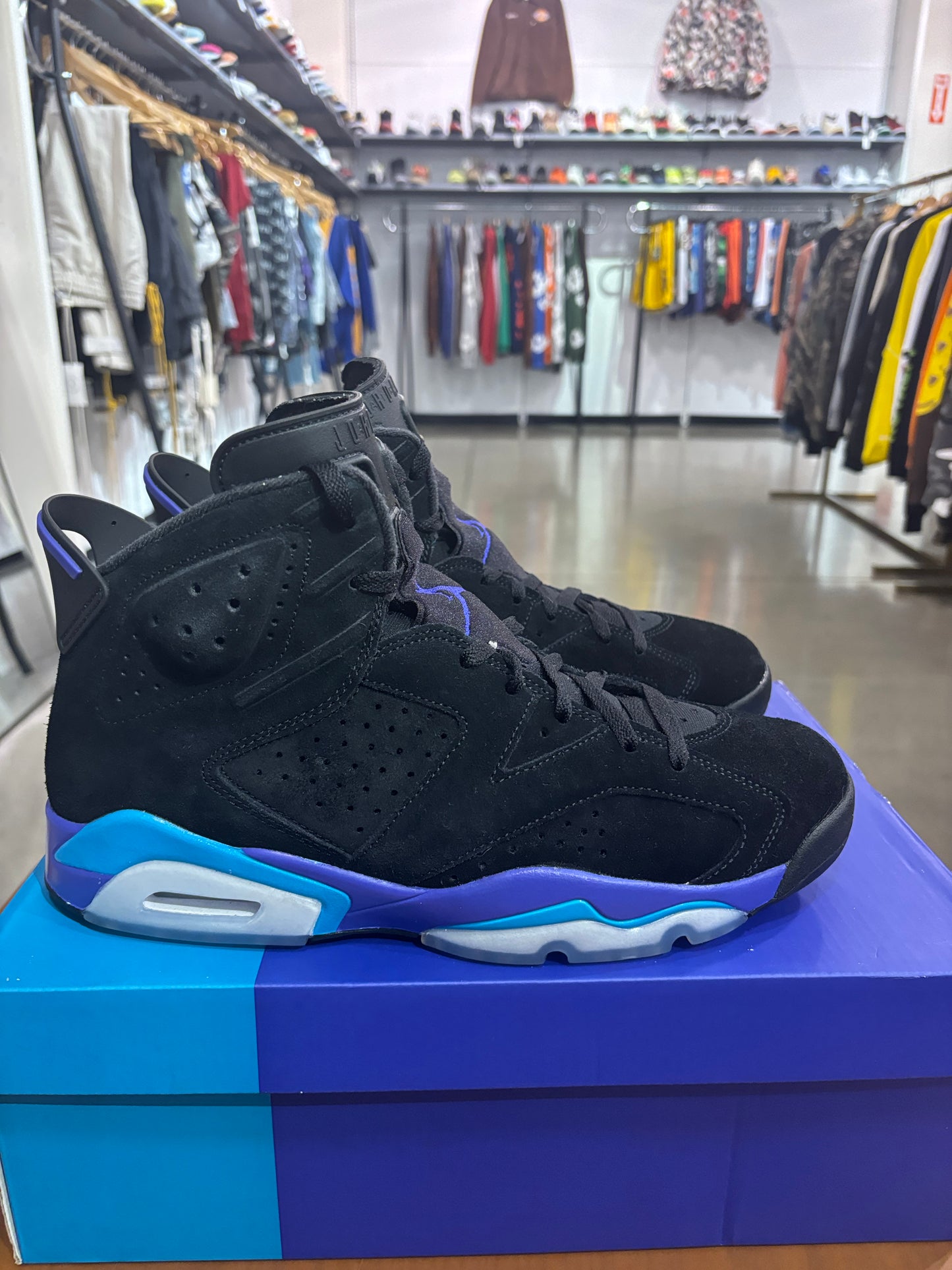 Preowned Air Jordan 6 Aqua