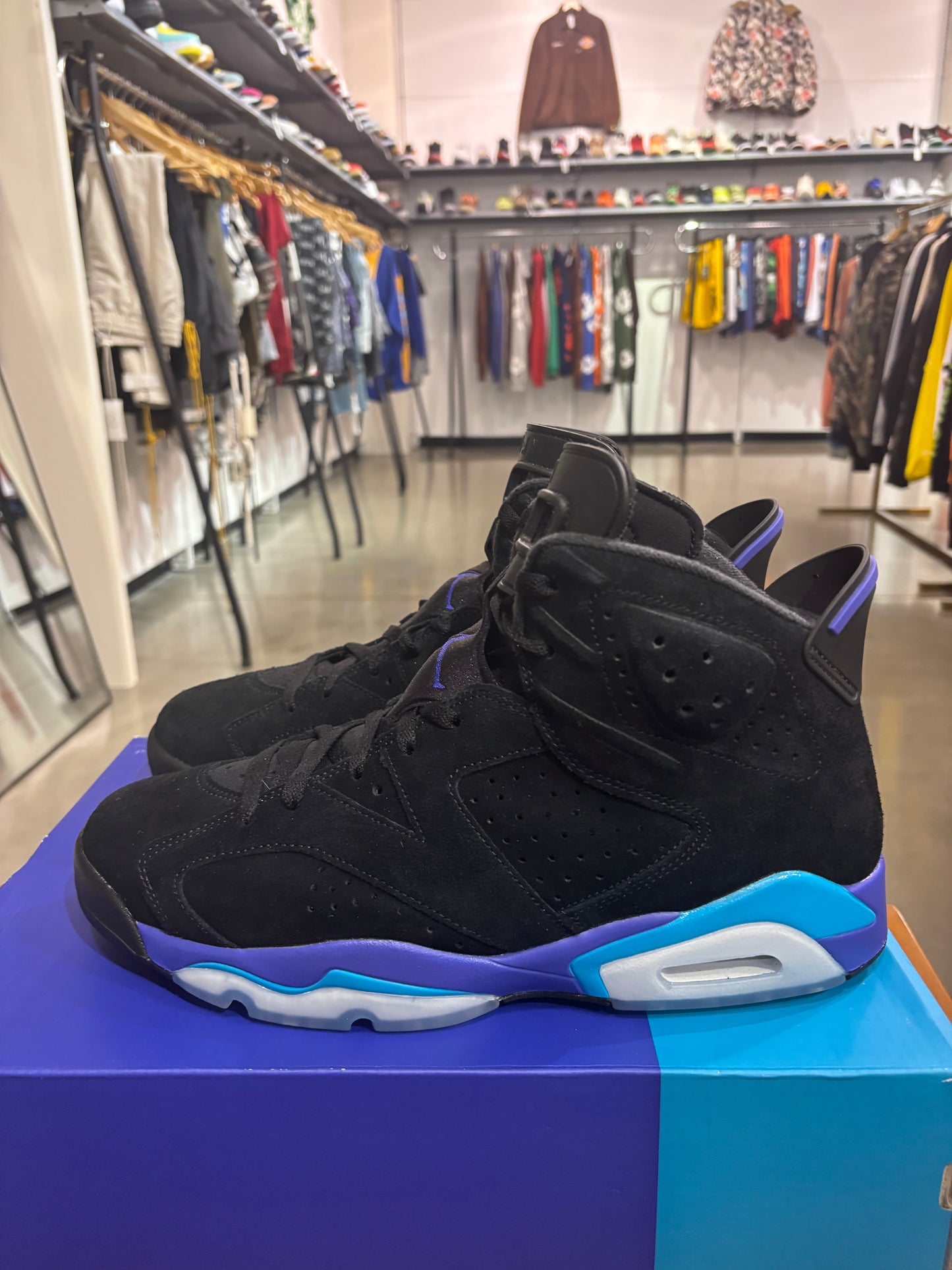 Preowned Air Jordan 6 Aqua