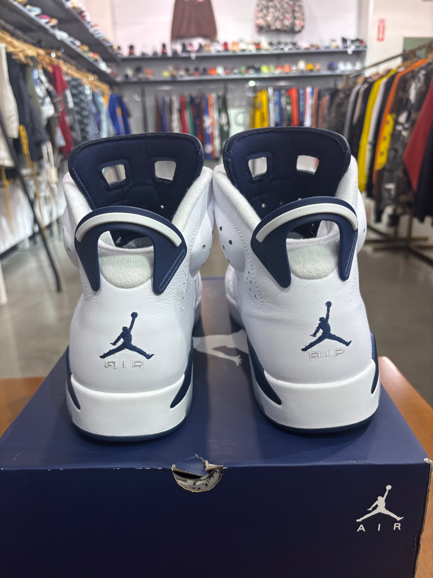 Preowned Air Jordan 6 Midnight Navy (2022)