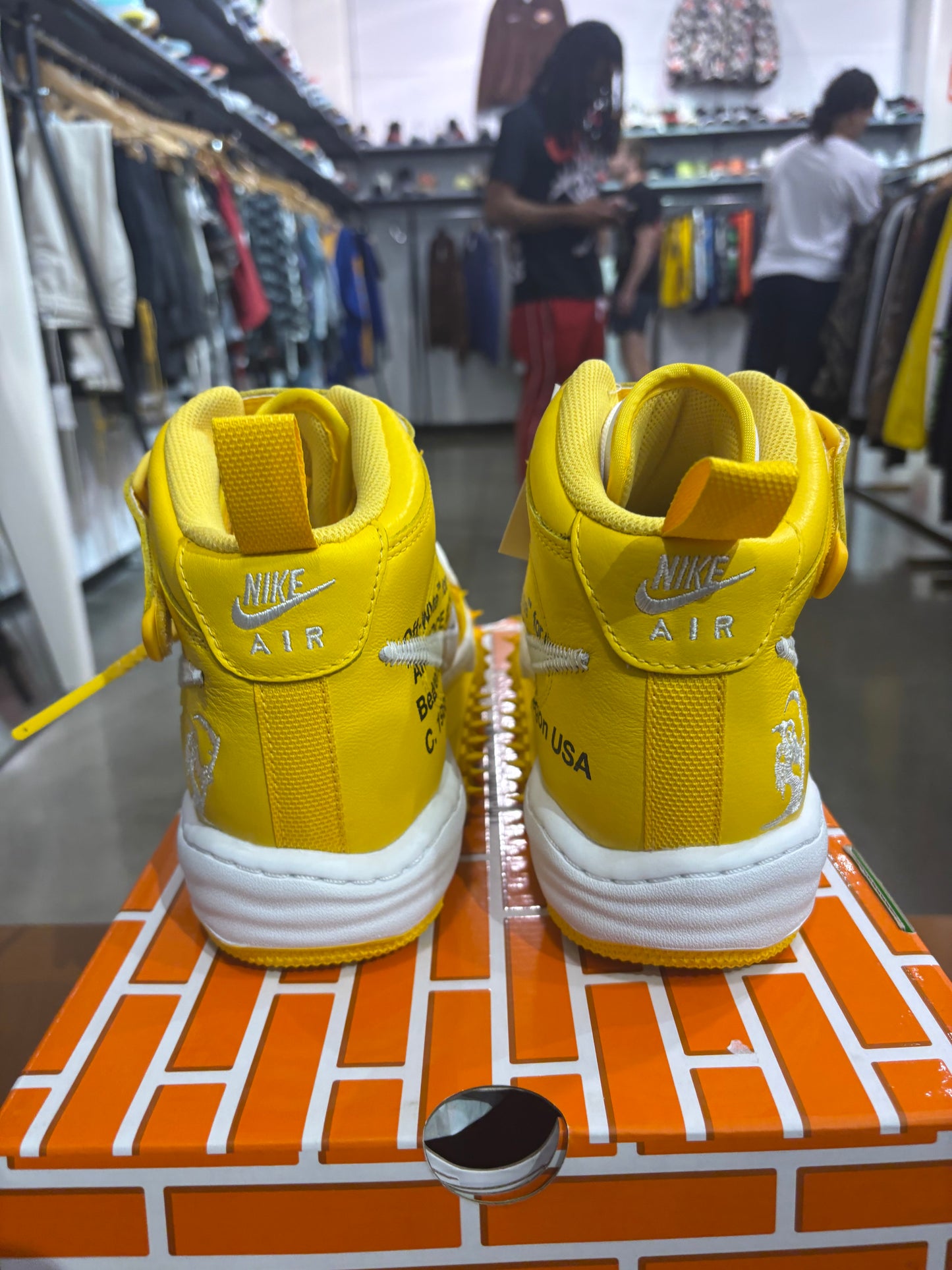Nike Air Force 1 Mid SP off-White Varsity Maize