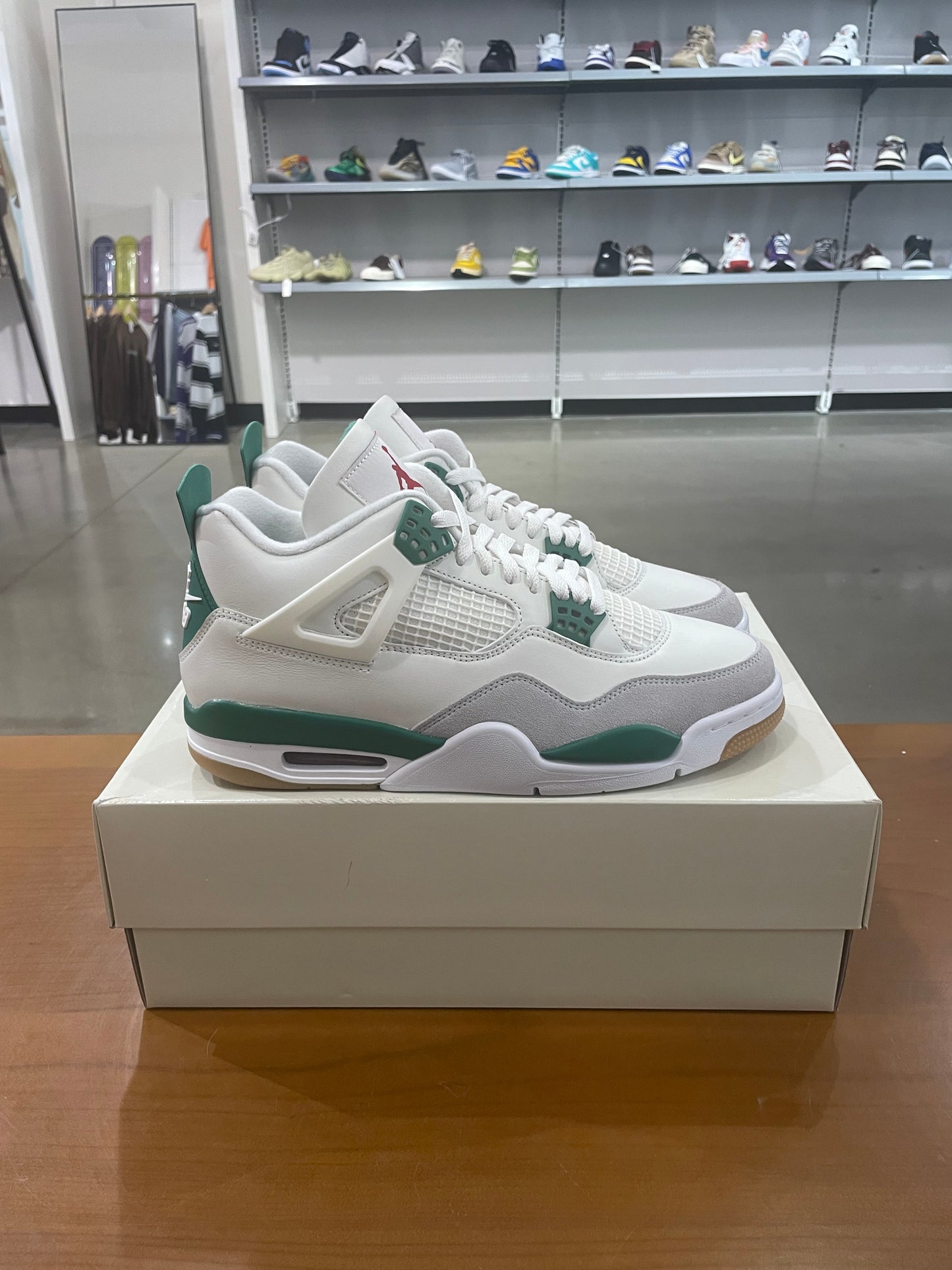 Air Jordan 4 SB Pine Green