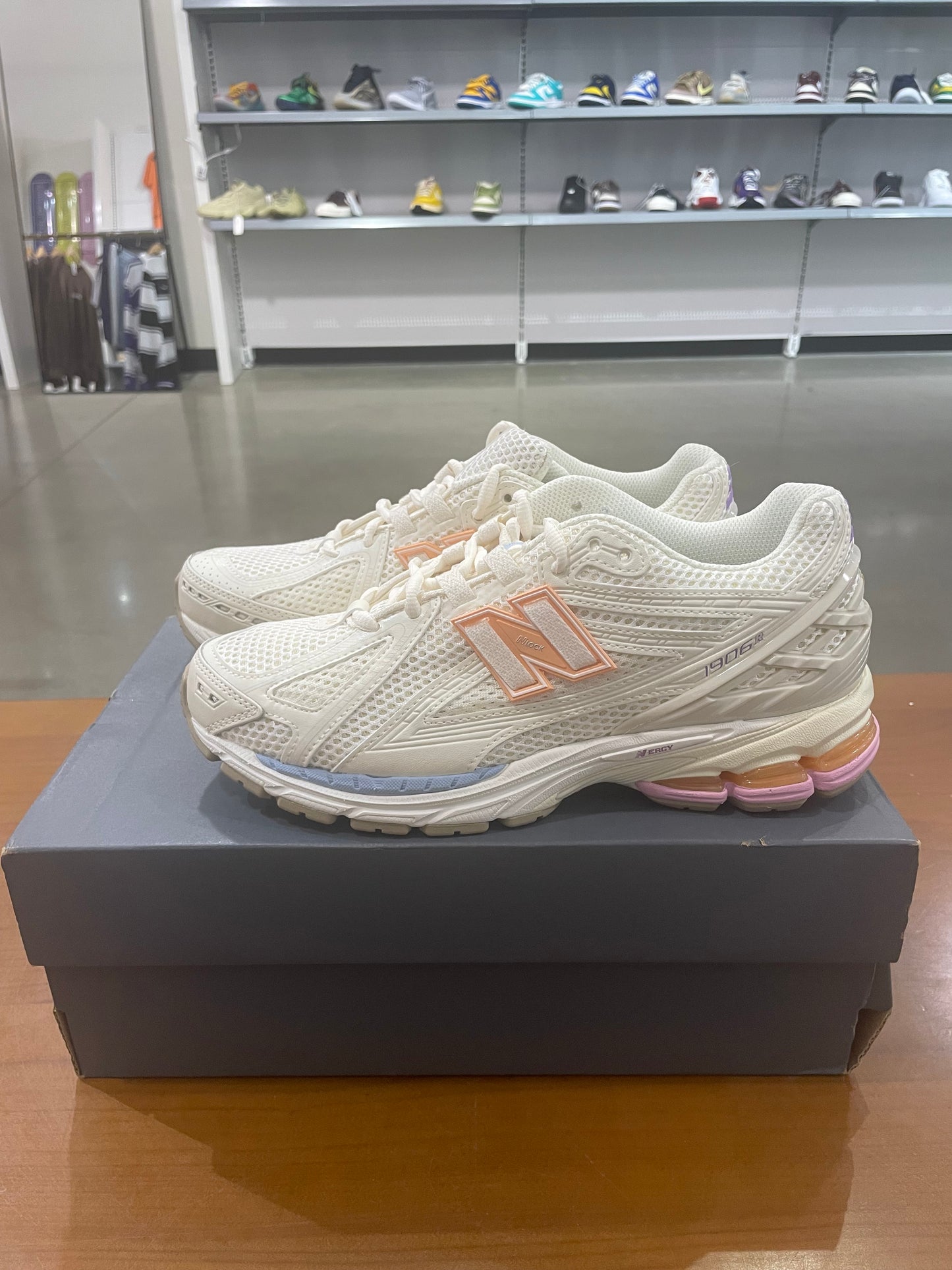 New Balance 1906R Pink Sugar