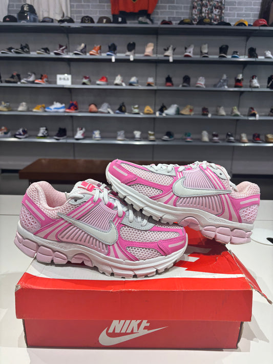 Nike Vomero Hyper Pink