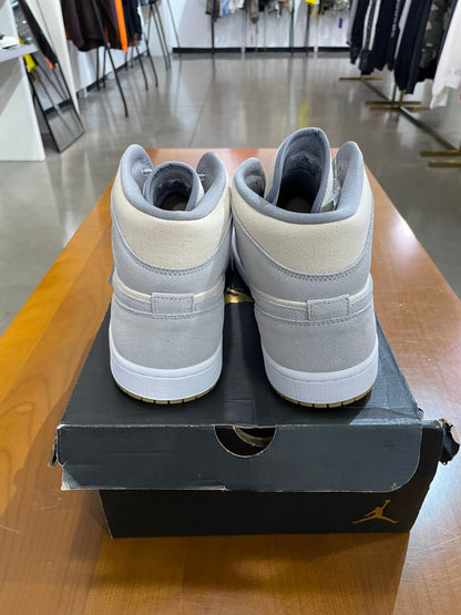 Air Jordan 1 Mid Particle Grey