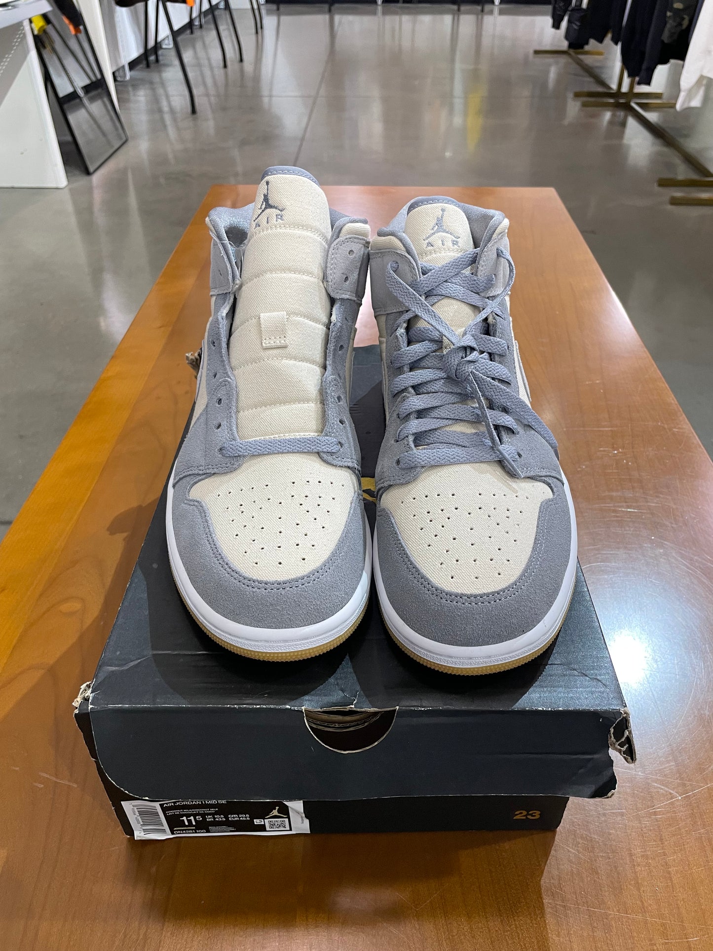 Air Jordan 1 Mid Particle Grey