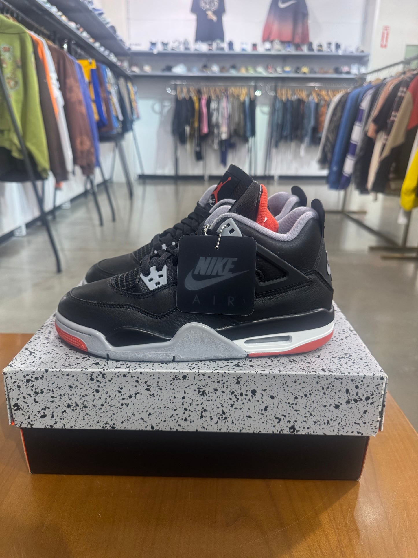 Air Jordan 4 Bred