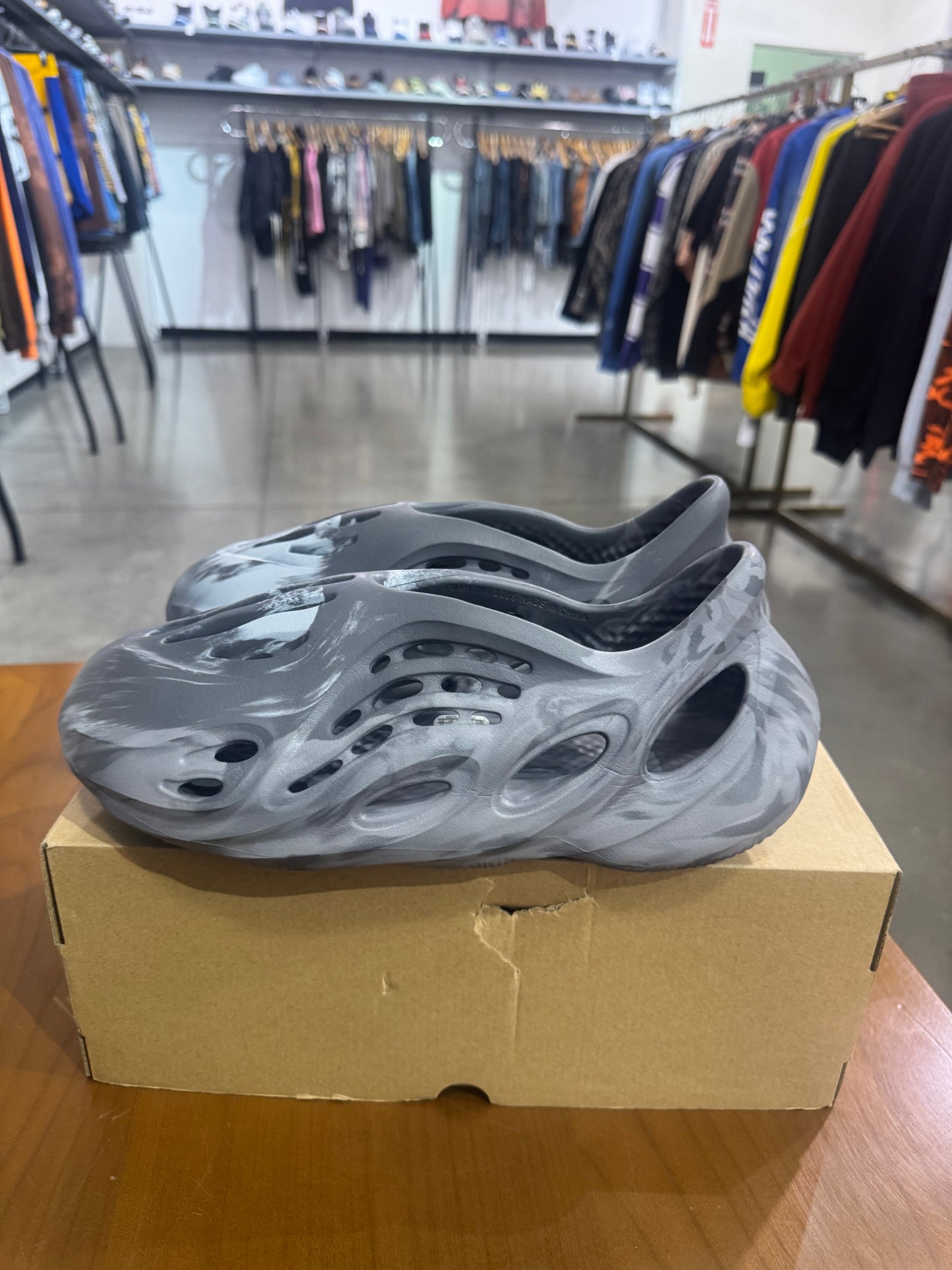 PO Yeezy Foam Runner MX Granite