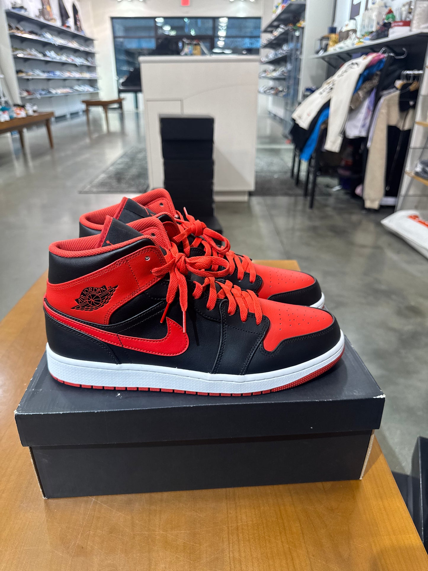 Preowned Air Jordan 1 Mid Alternate Bred