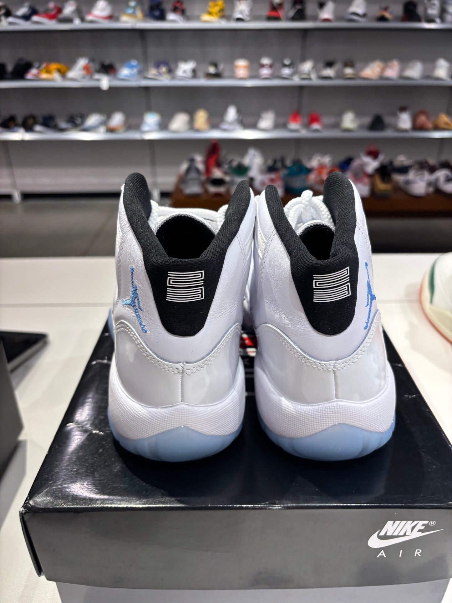 Air Jordan 11 Legend Blue