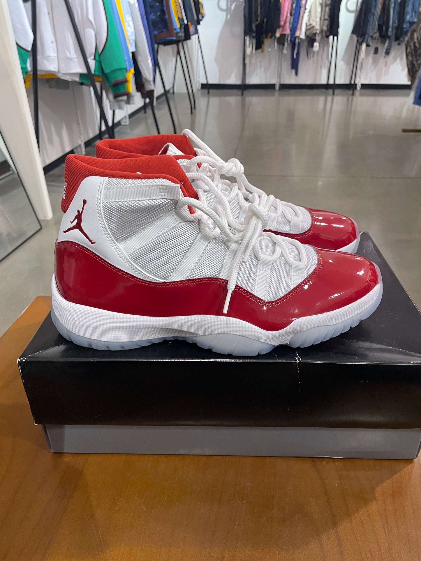 Air Jordan 11 Cherry