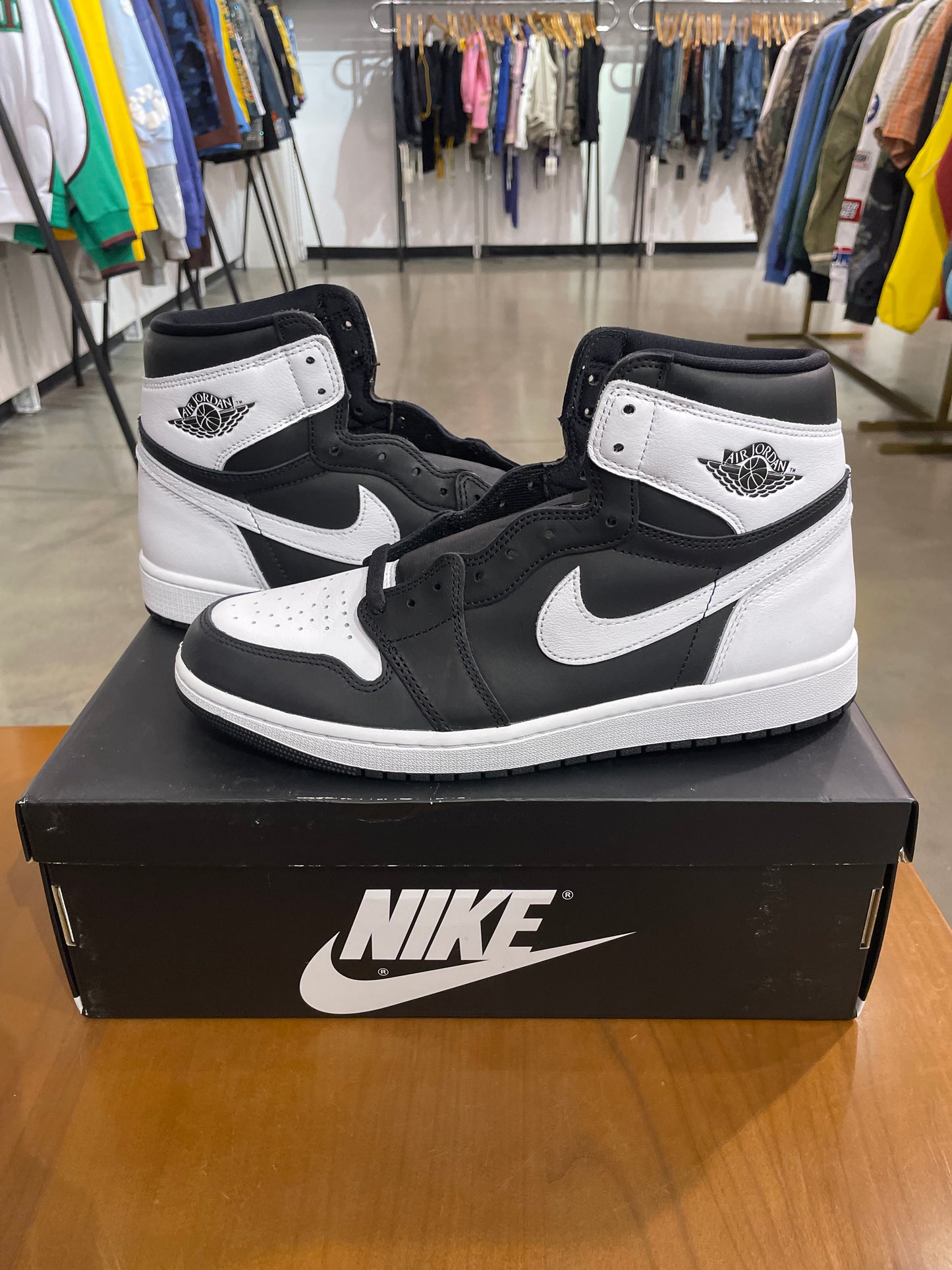 Air Jordan 1 Black White