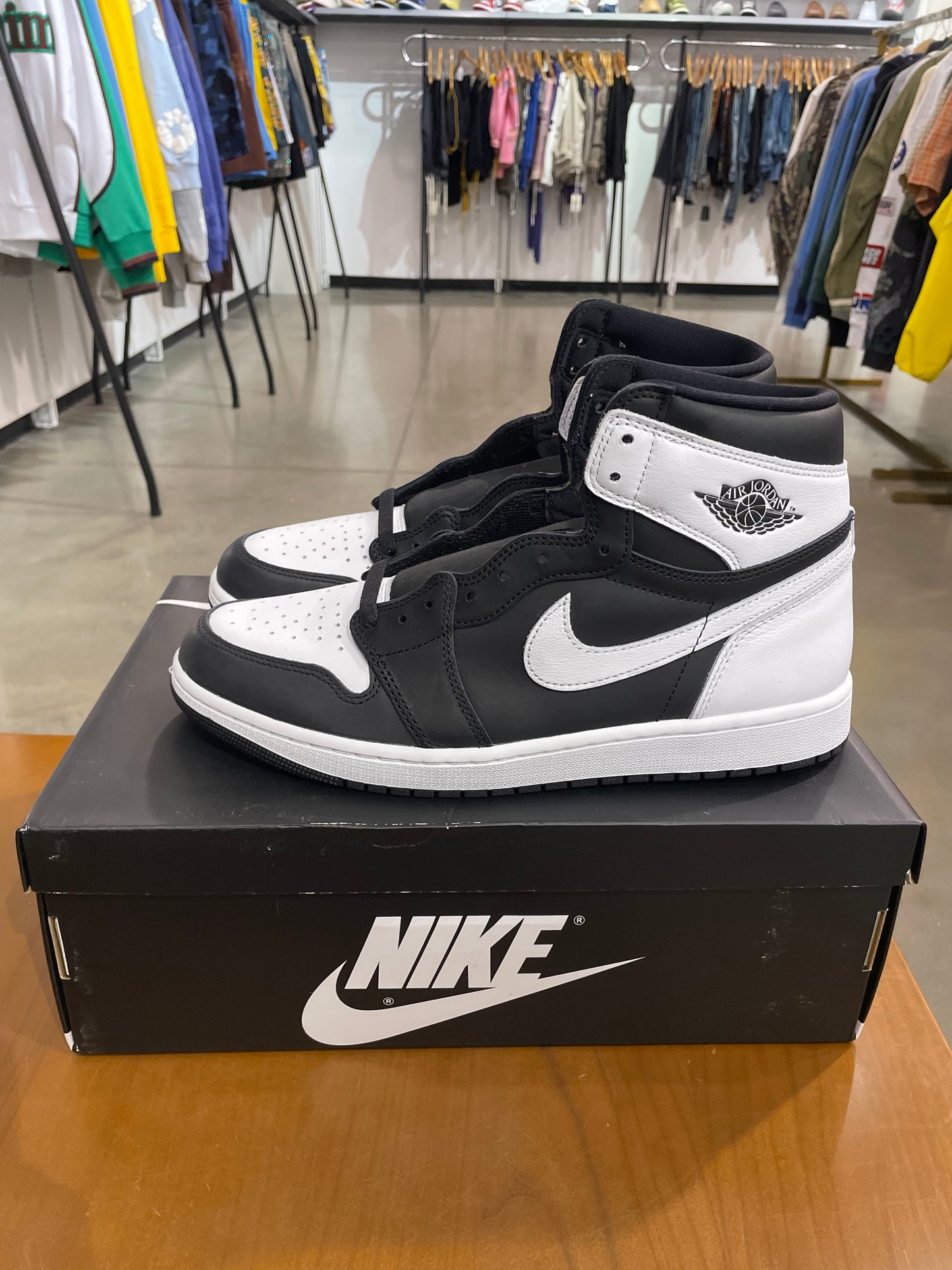 Air Jordan 1 Black White
