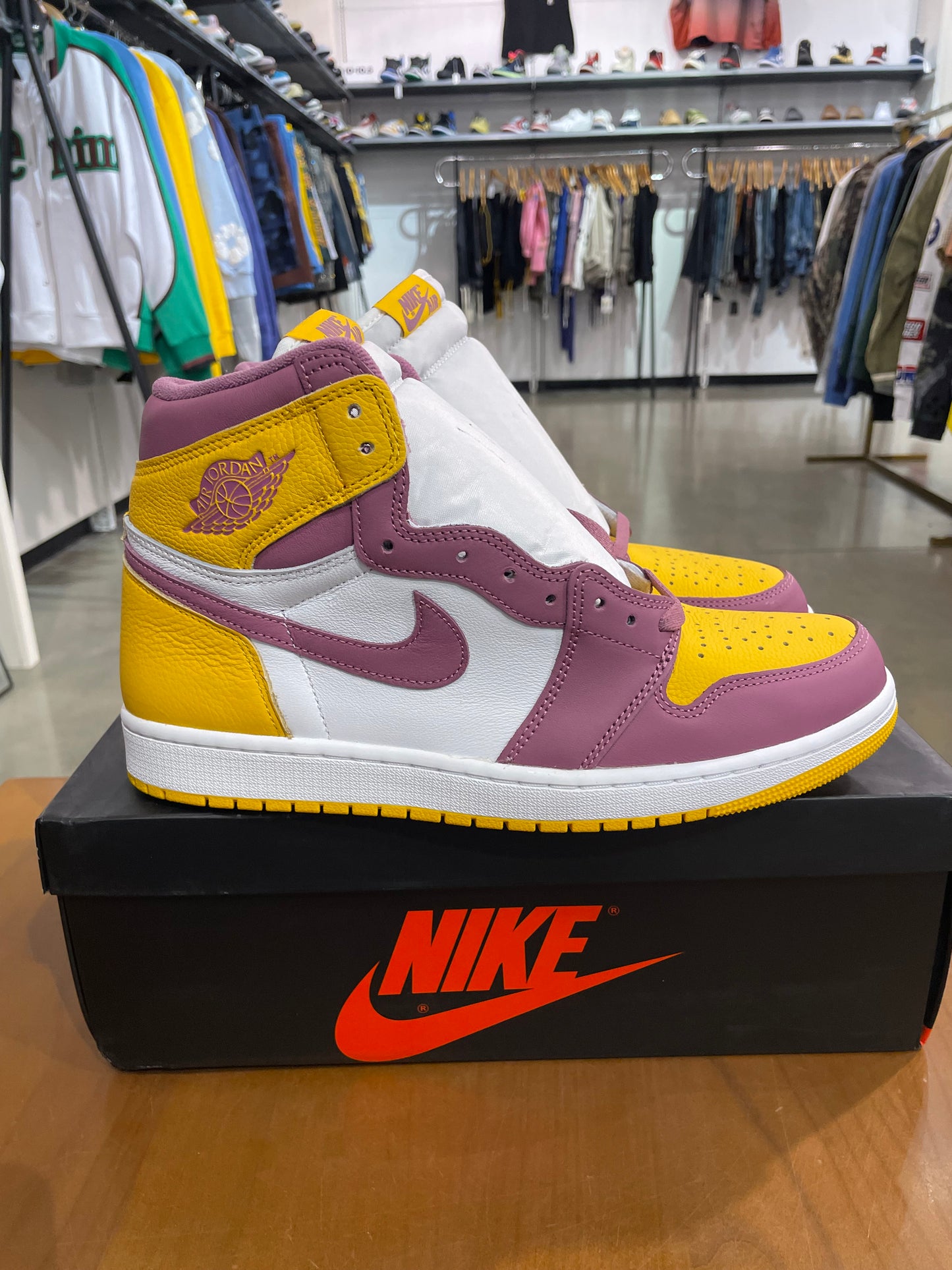 Air Jordan 1 Brotherhood