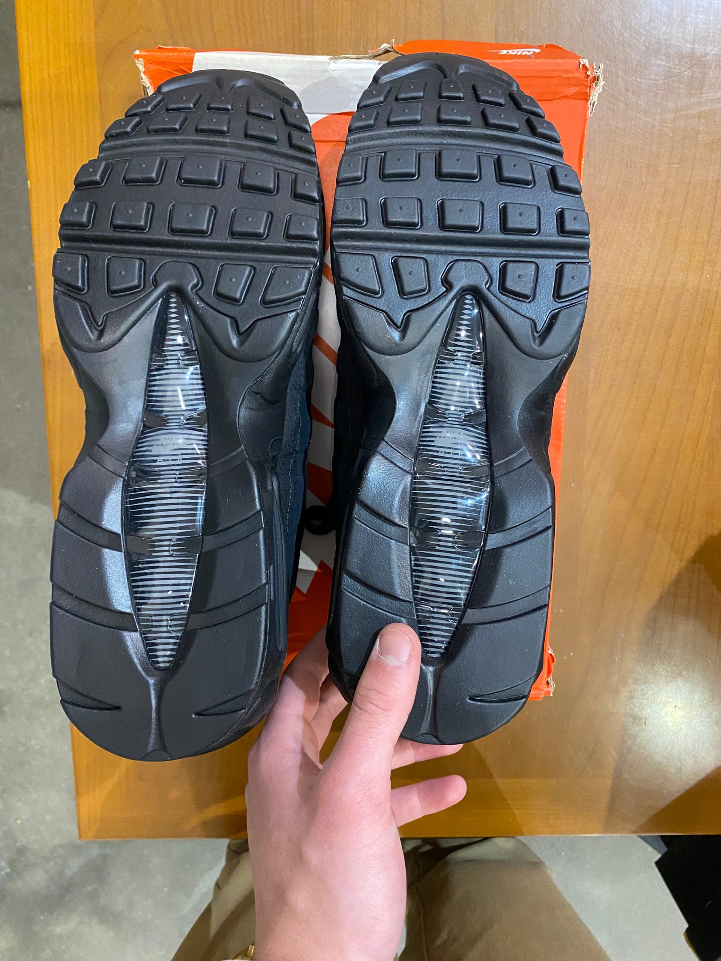 Air Max 95 Essential Triple Black