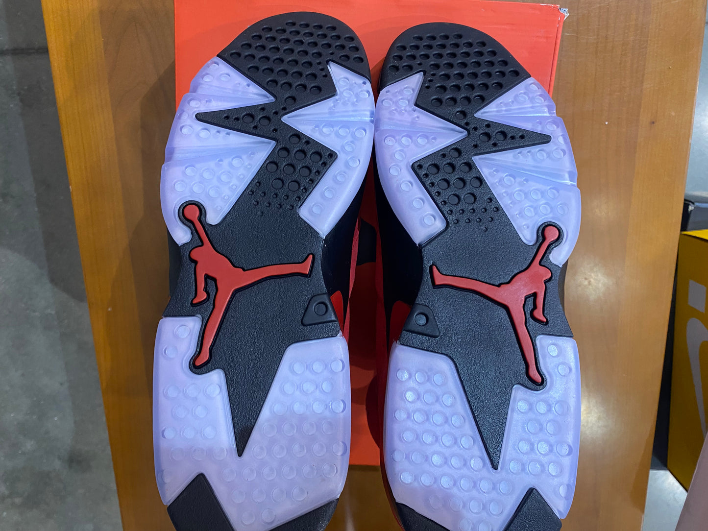 Air Jordan 6 Toro Bravo