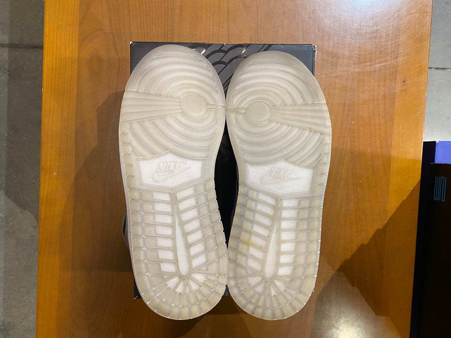 Preowned Air Jordan 1 Low Medium Cool Grey White