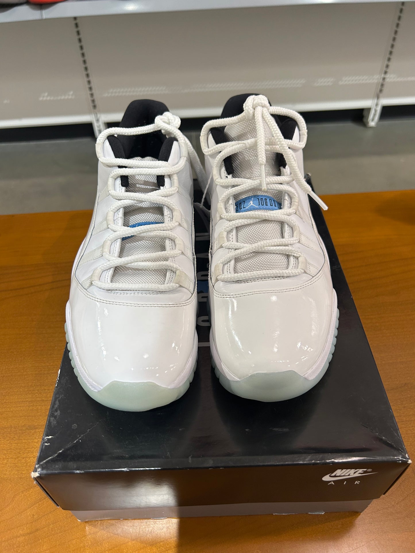 Preowned Air Jordan 11 Low Legend Blue