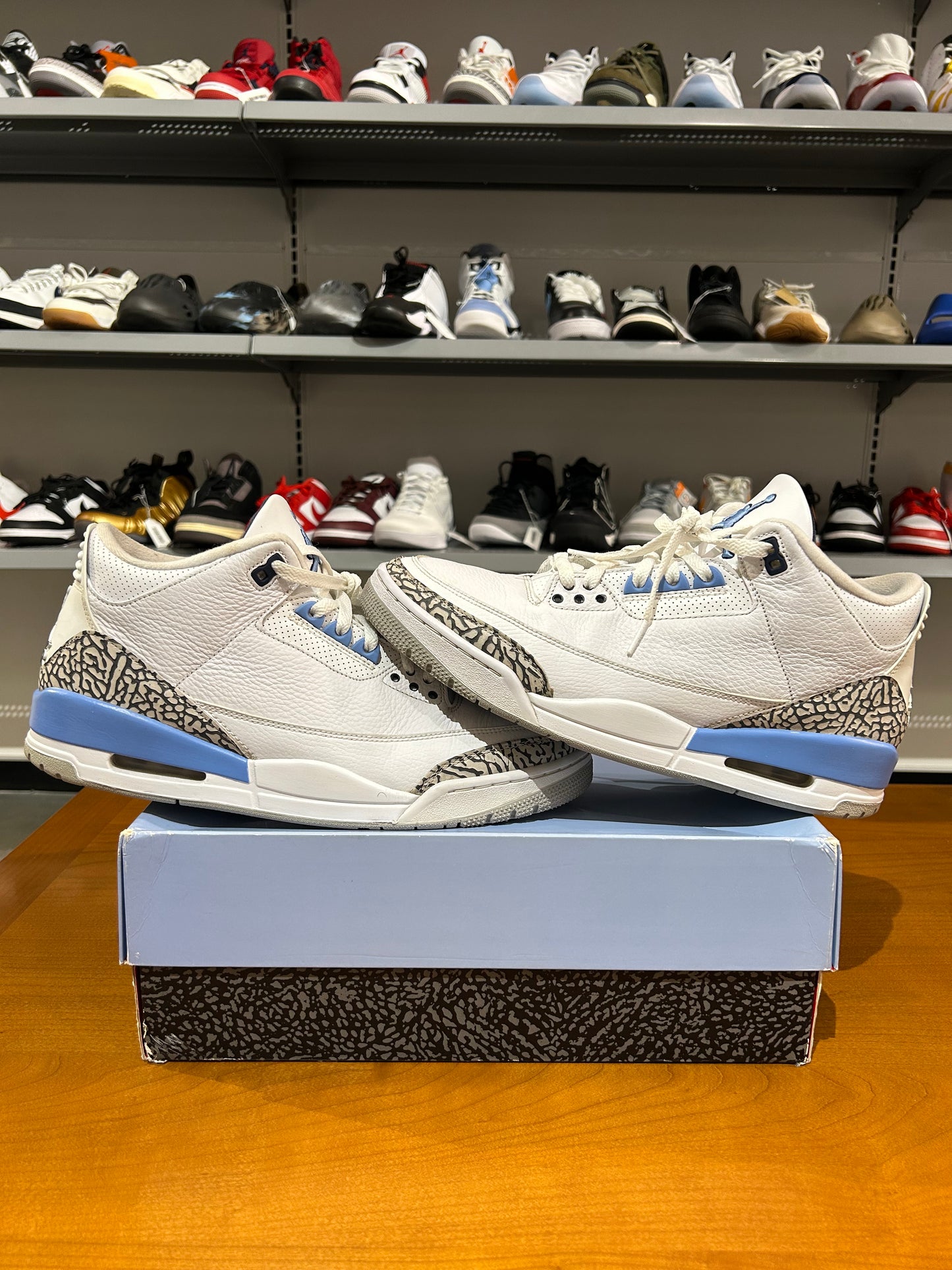 Preowned Air Jordan 3 UNC