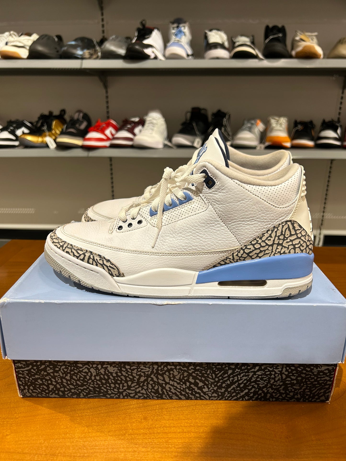 Preowned Air Jordan 3 UNC