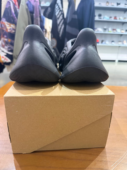 Preowned Yeezy Foam Runner Onyx