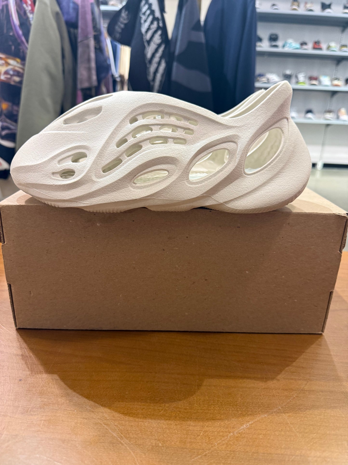 Preowned Yeezy Foam Runner Ararat