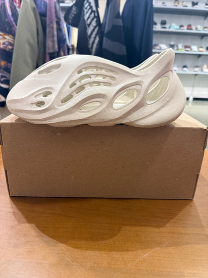 Preowned Yeezy Foam Runner Ararat