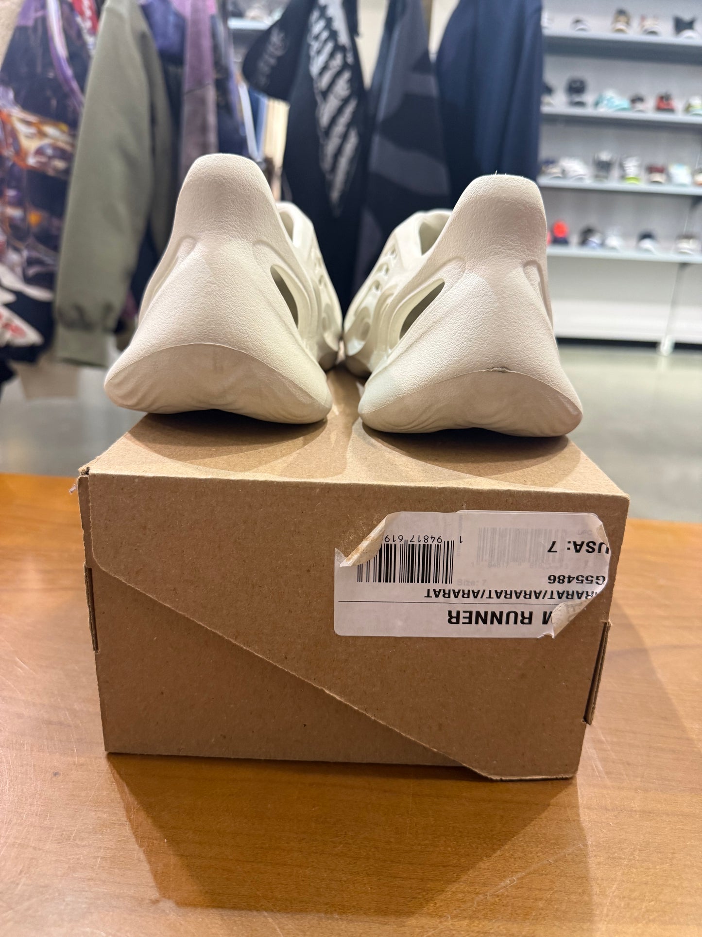 Preowned Yeezy Foam Runner Ararat