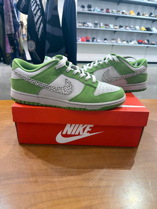 Preowned Nike Dunk Low Chlorophyll