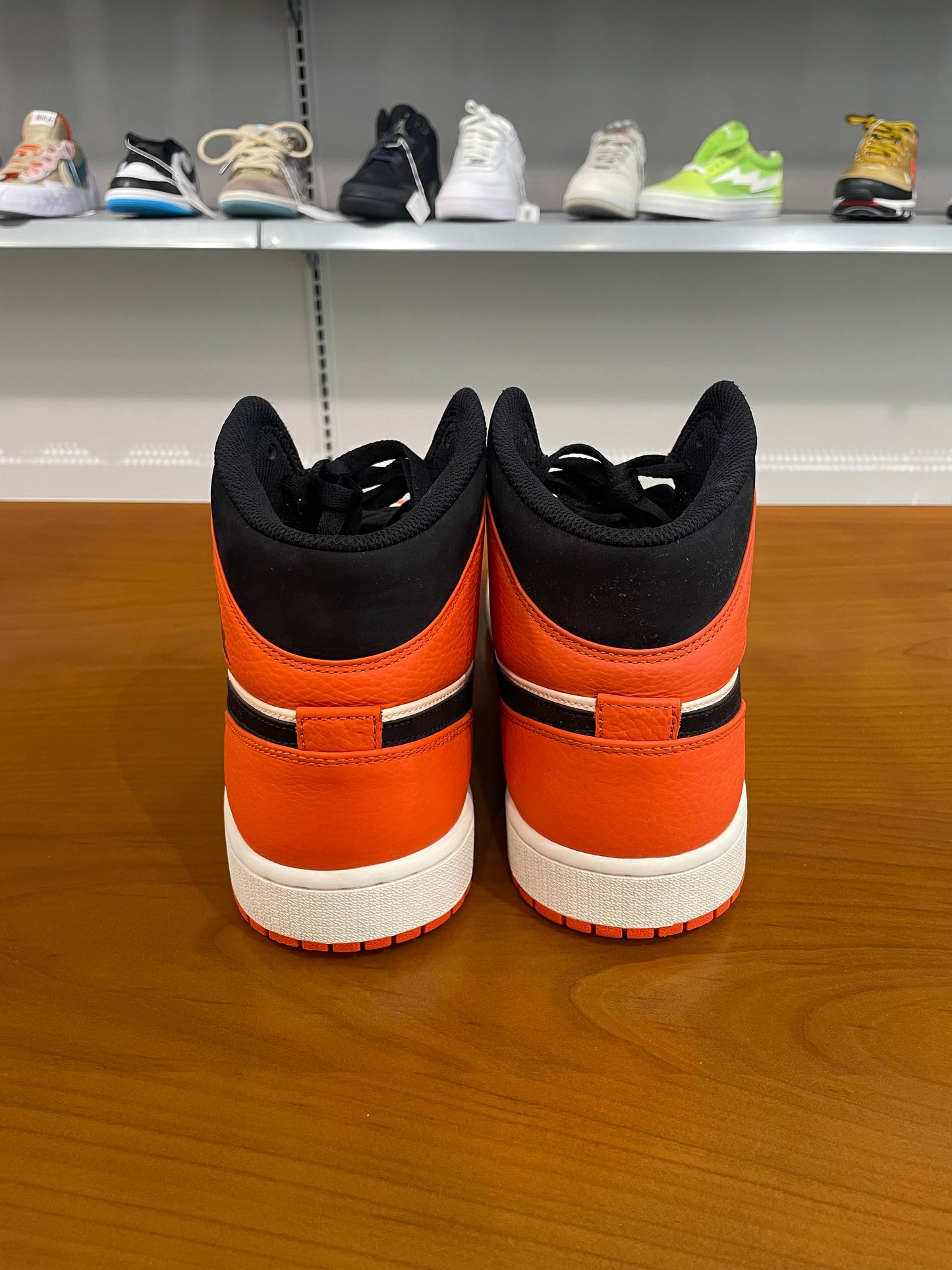 Preowned Air Jordan 1 Mid Team Orange Black