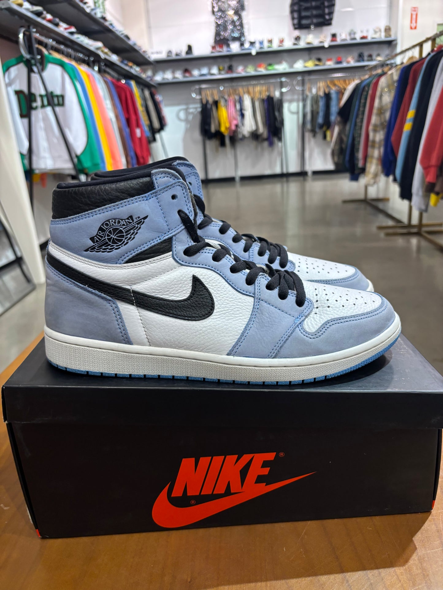 Preowned Air Jordan 1 Universtiy Blue
