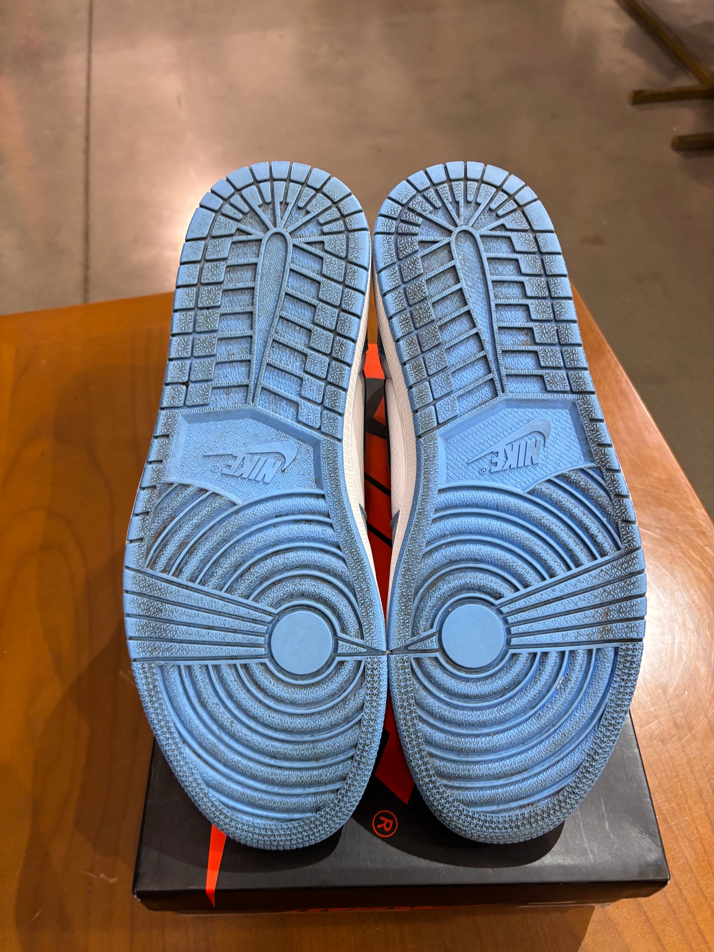 Preowned Air Jordan 1 Universtiy Blue