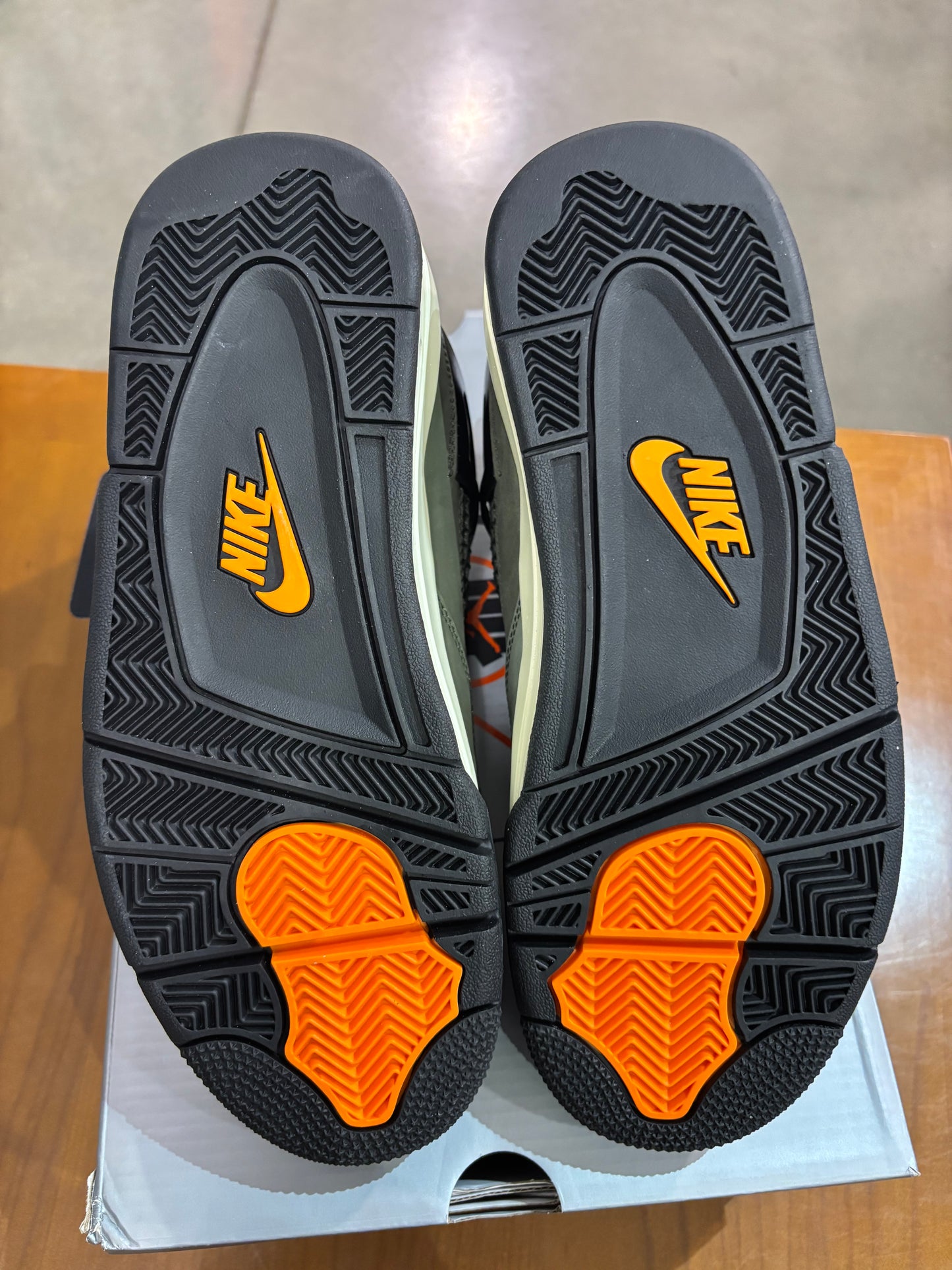 Air Jordan 4 Undefeated