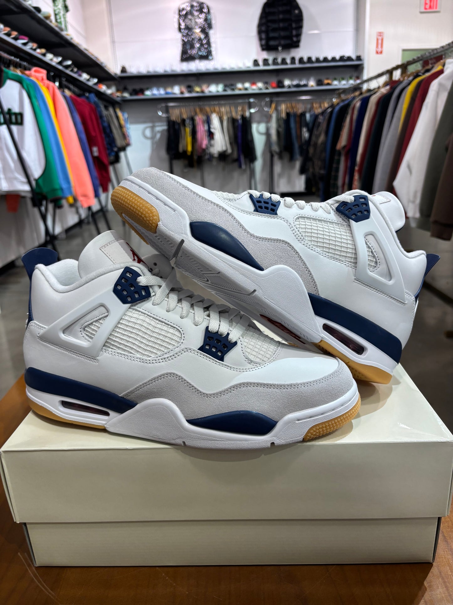 Air Jordan 4 Navy SB Gum
