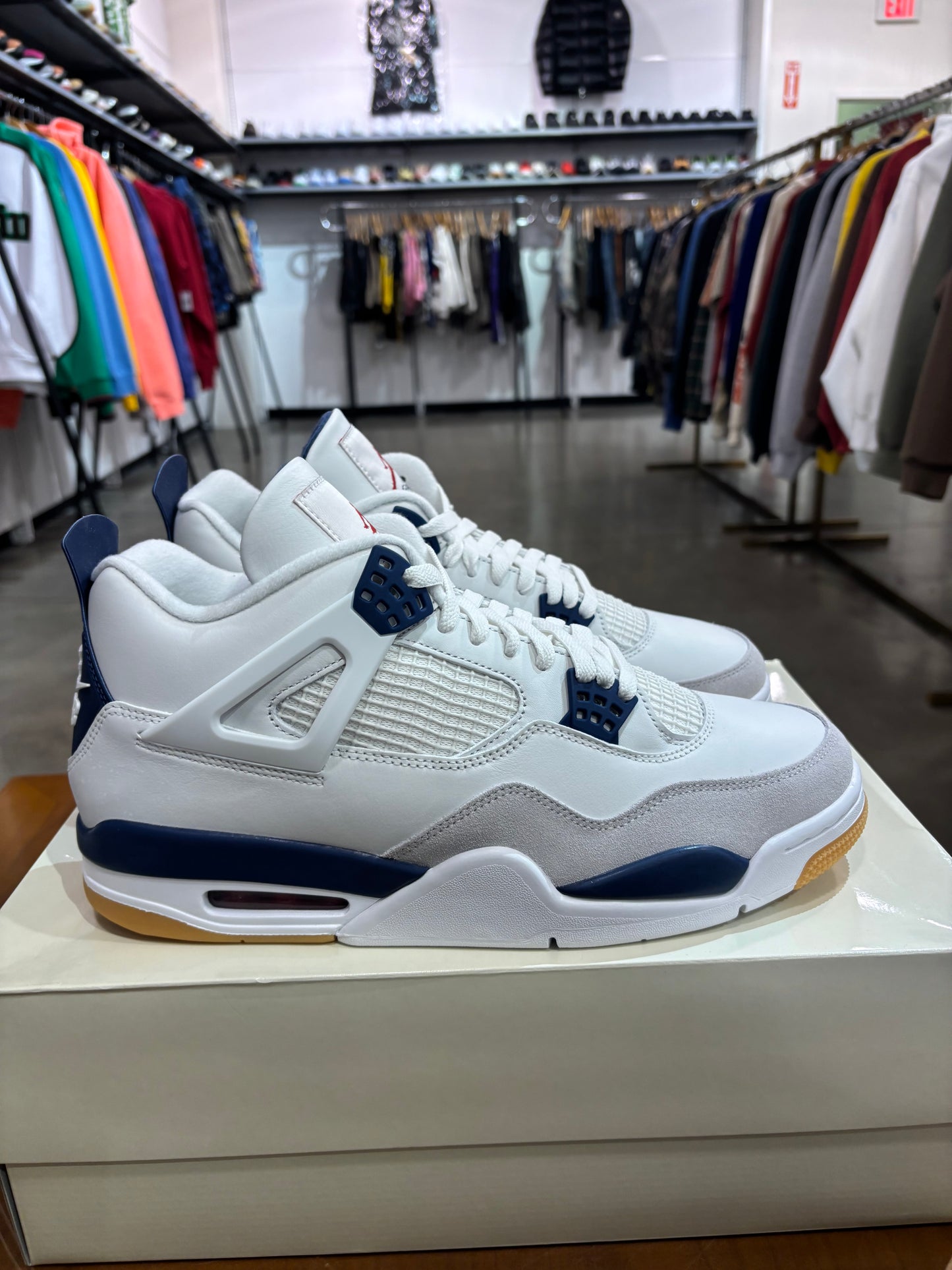 Air Jordan 4 Navy SB Gum