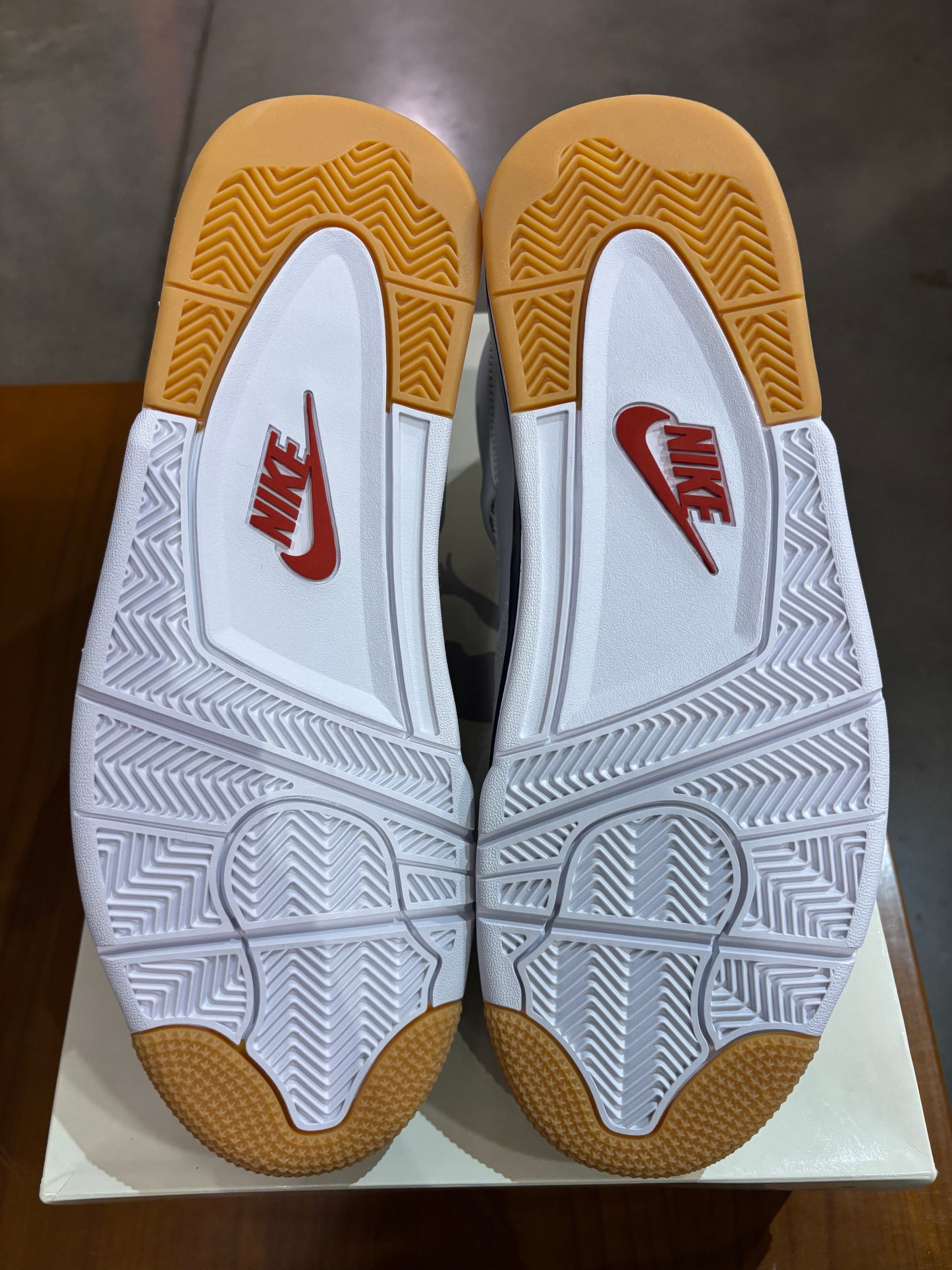 Air Jordan 4 Navy SB Gum