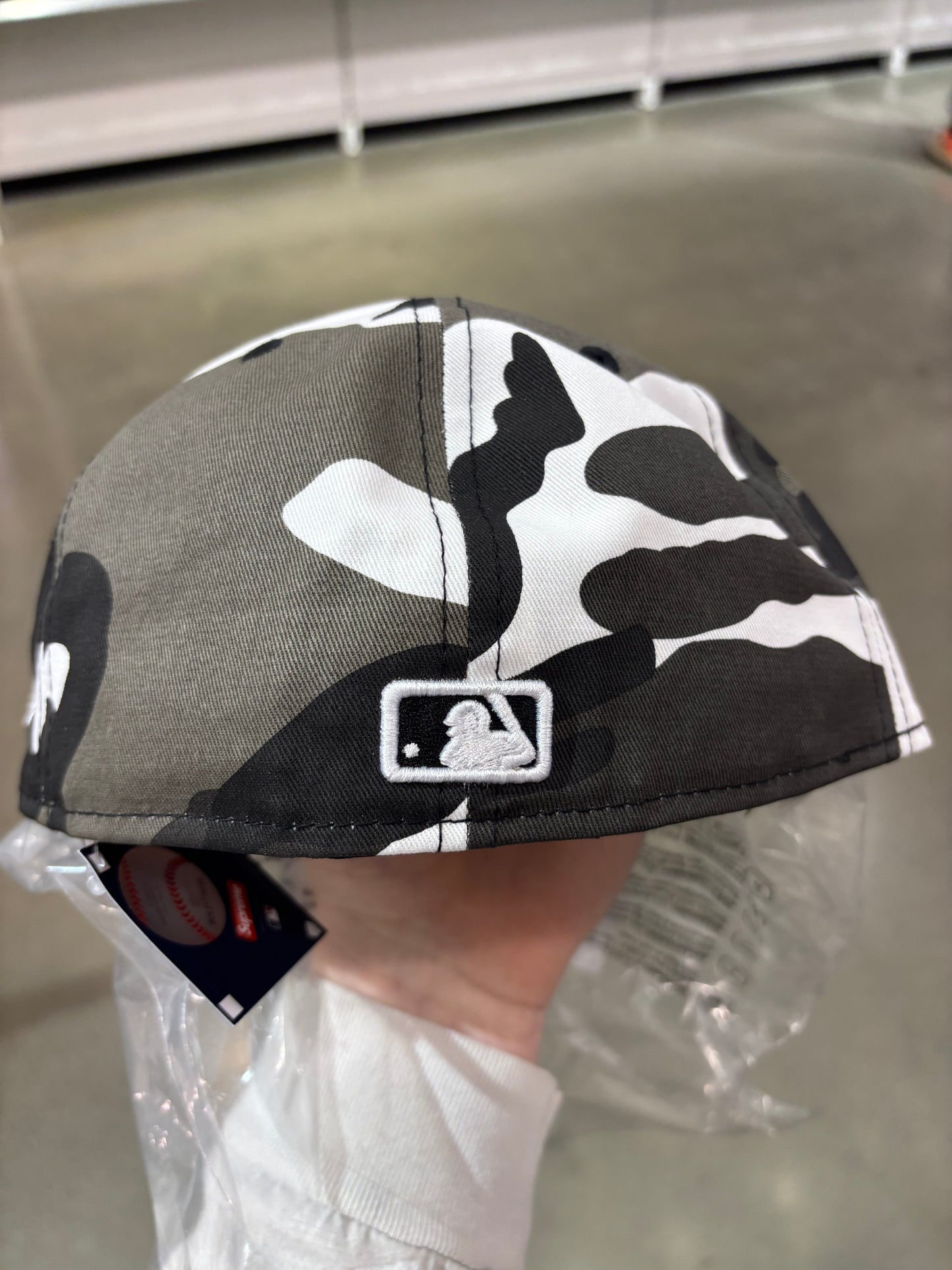 Supreme MLB Teams Box Logo New Era Cap Black Snow Camo