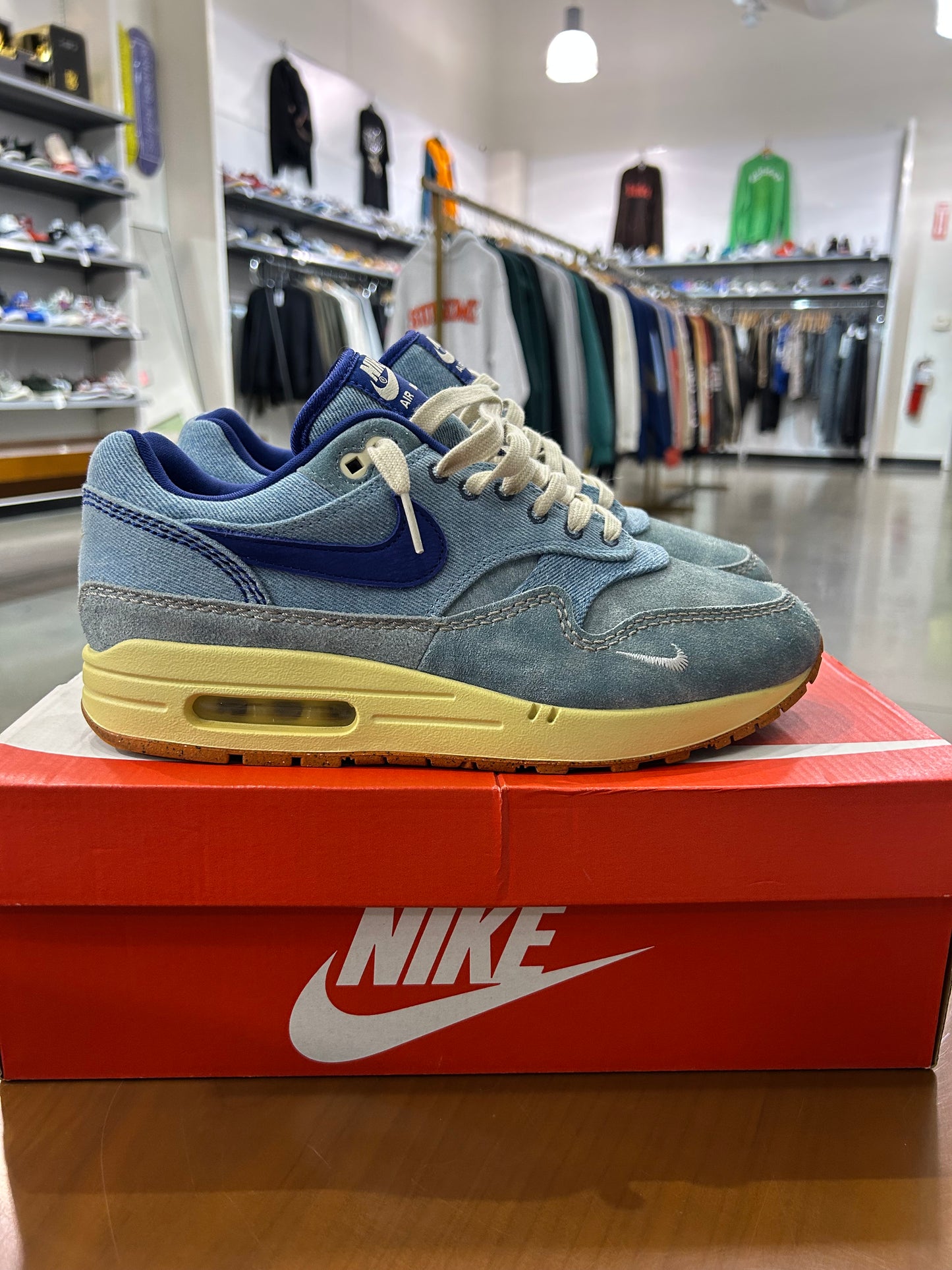 Preowned Air Max 1 Dirty Denim