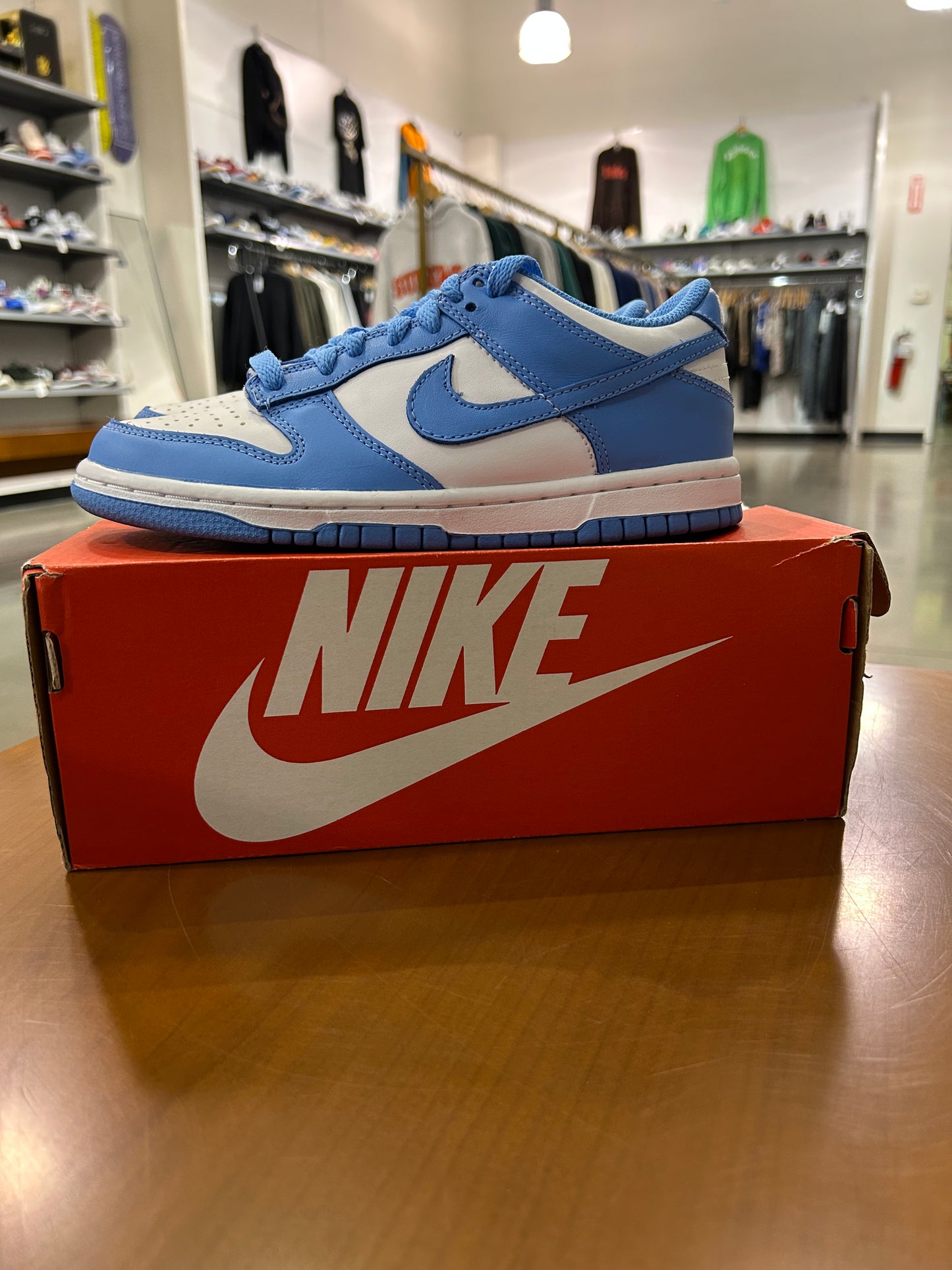 Preowned Nike Dunk Low UNC