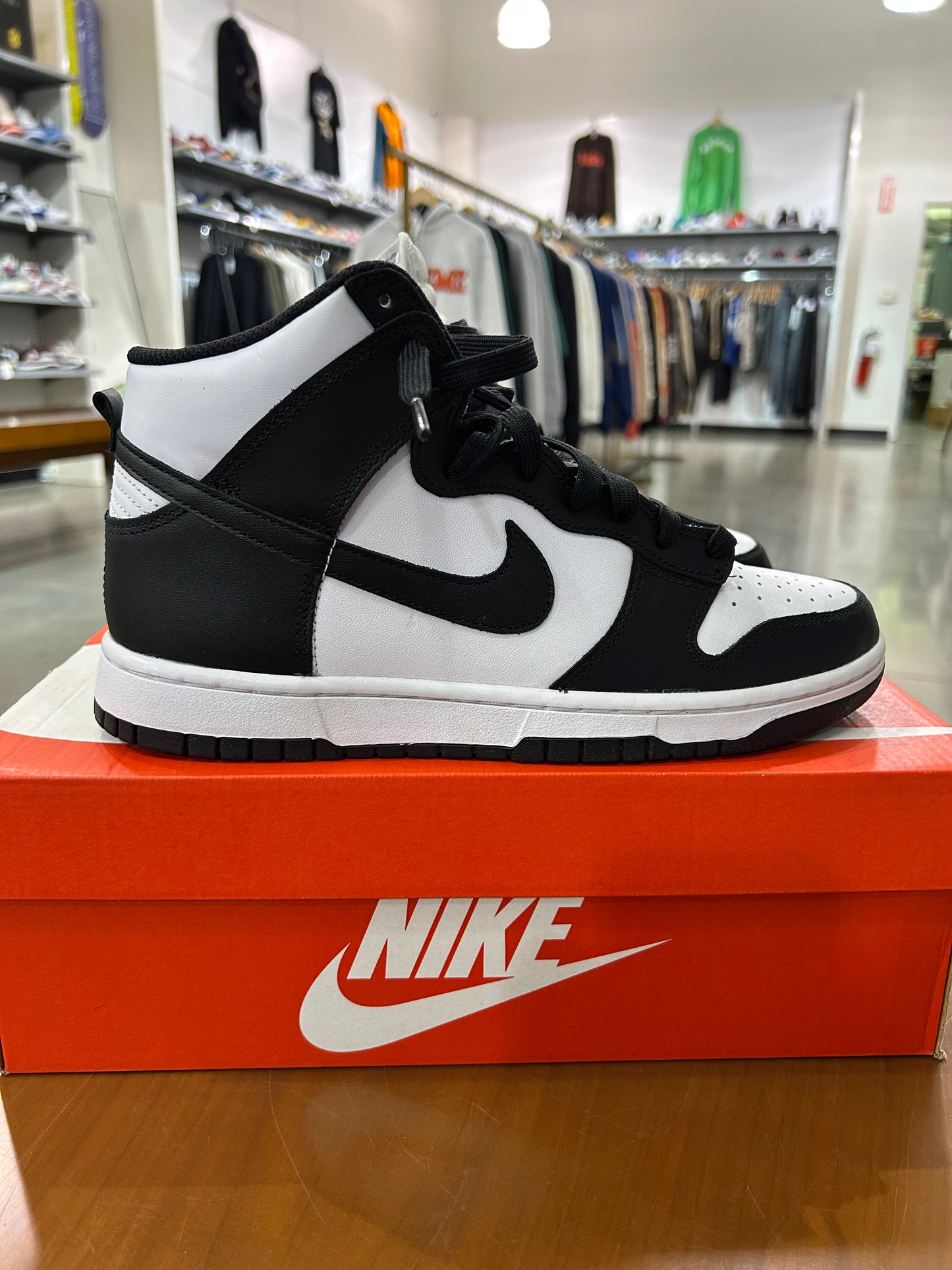 Preowned Nike Dunk High Panda