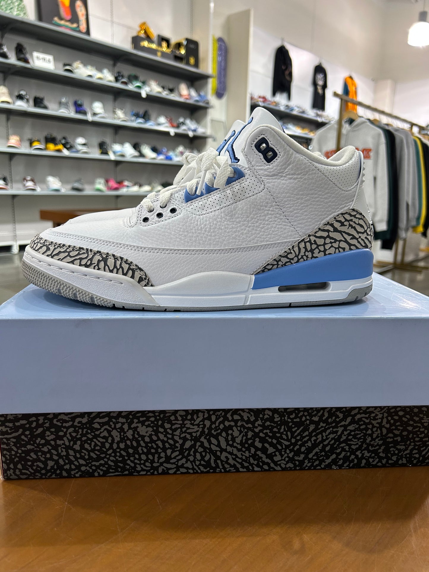 Preowned Air Jordan 3 UNC