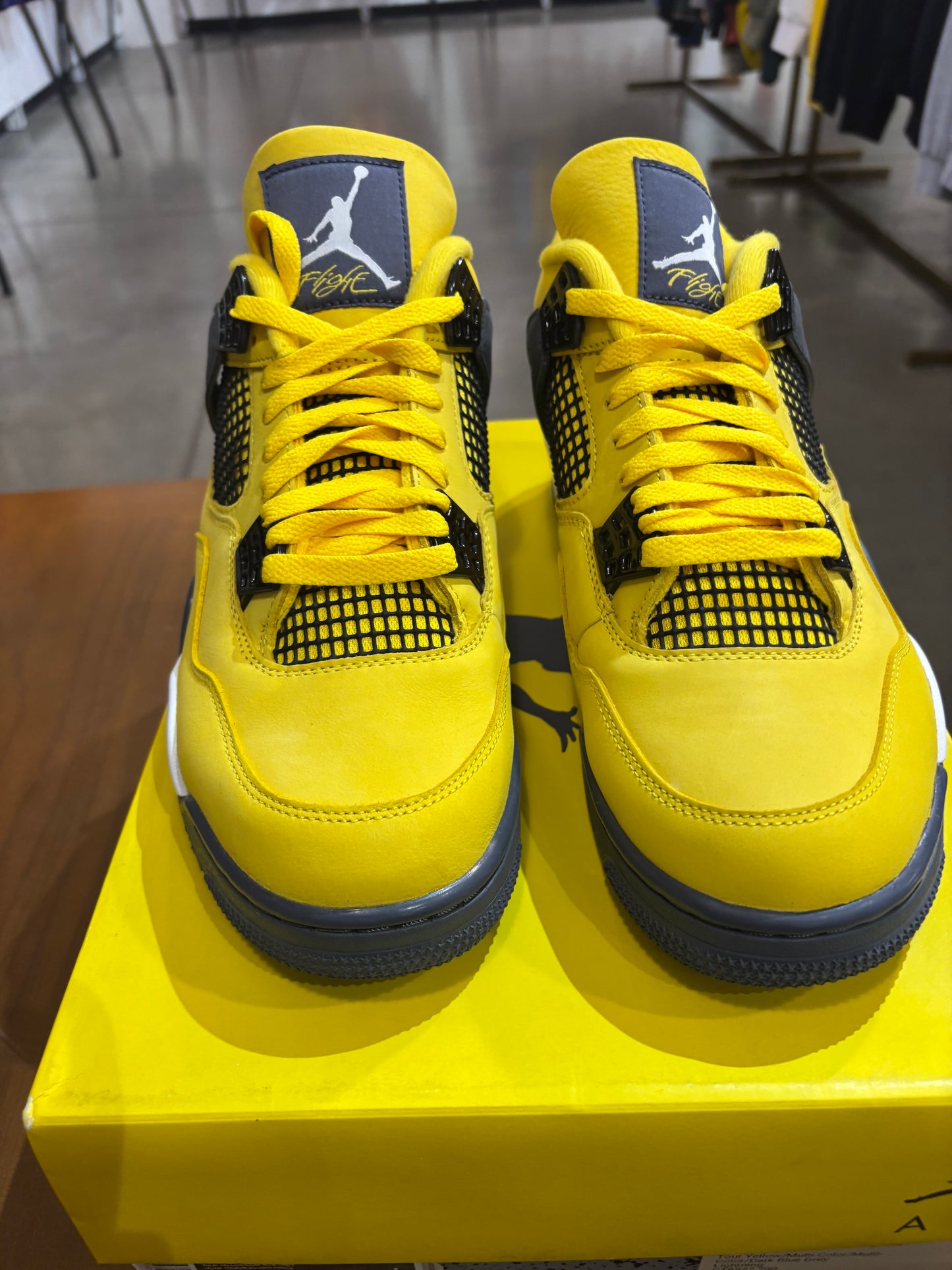 Air Jordan 4 Lightning