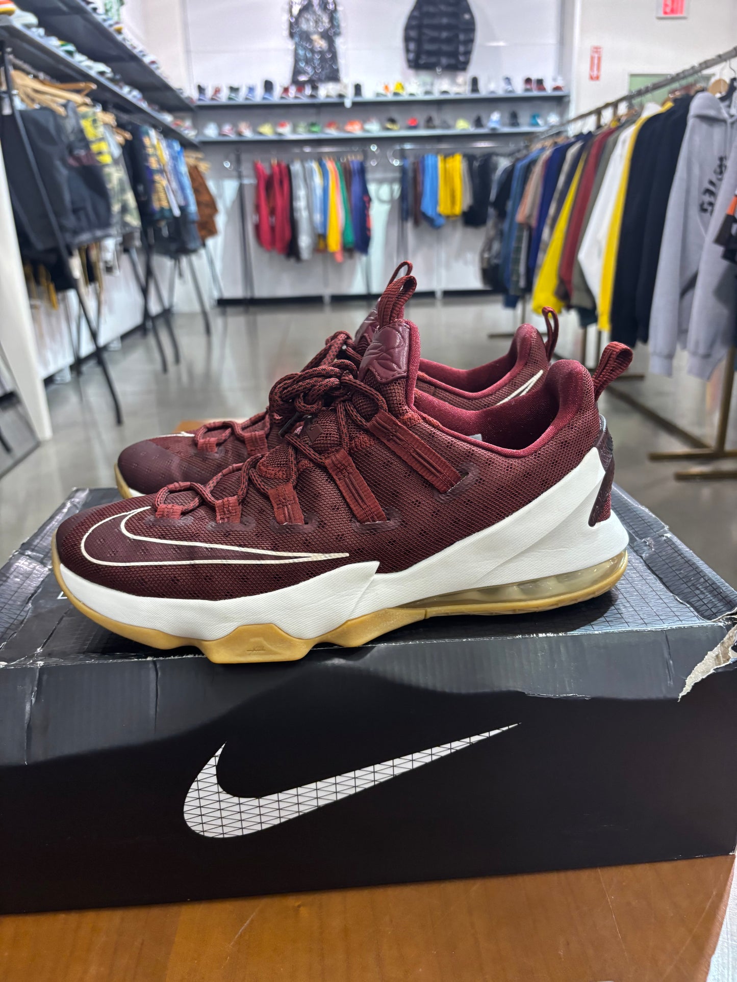 Preowned Nike Lebron 13 Low Cavs