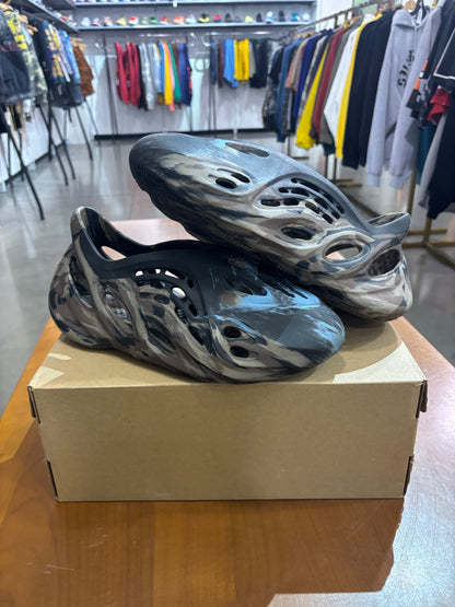 Preowned Yeezy Foam Runner MX cinder