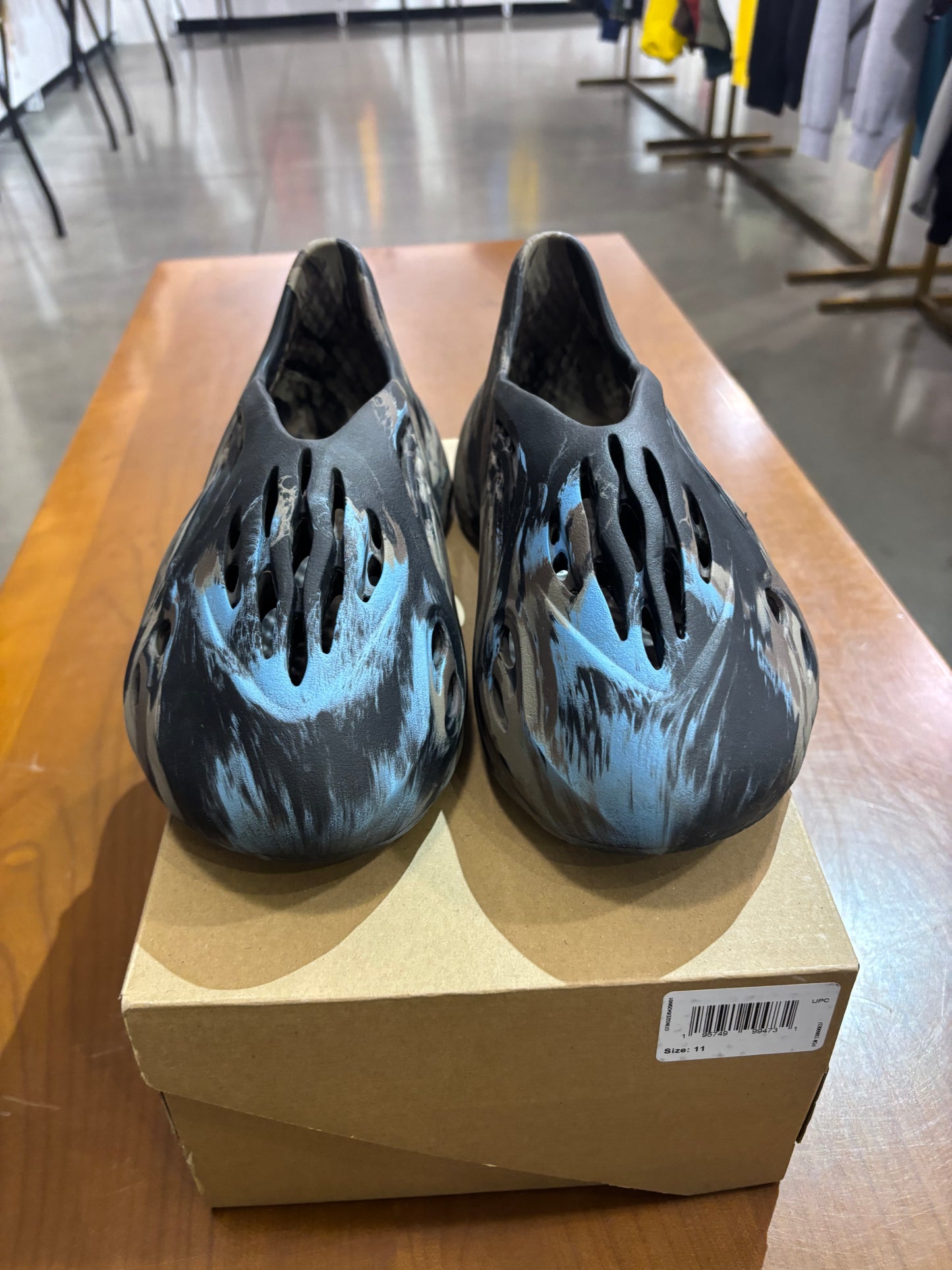 Preowned Yeezy Foam Runner MX cinder