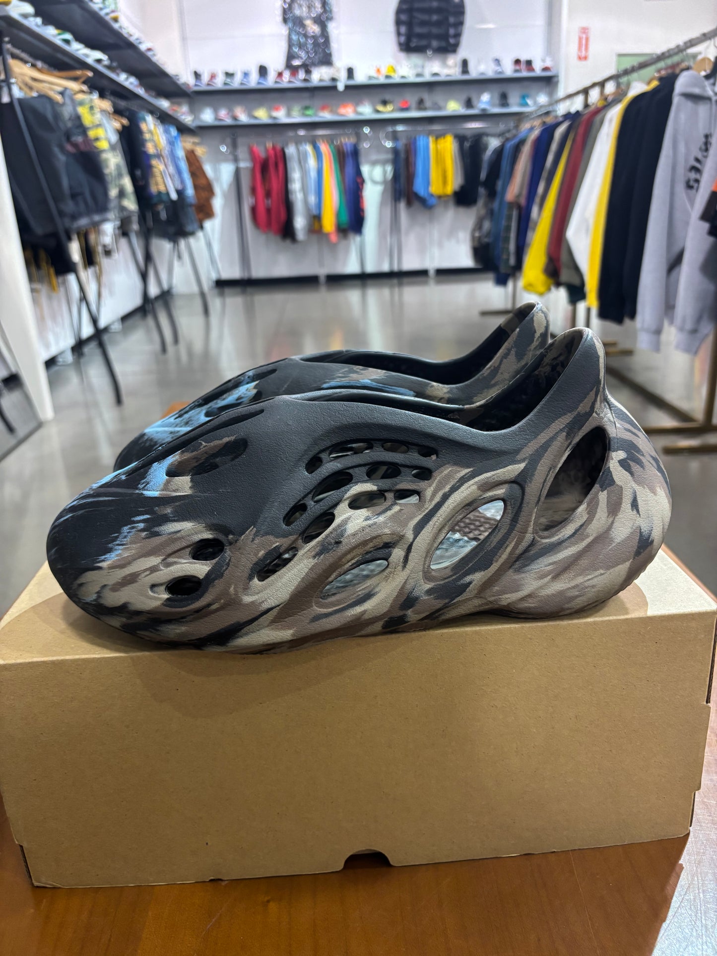 Preowned Yeezy Foam Runner MX cinder