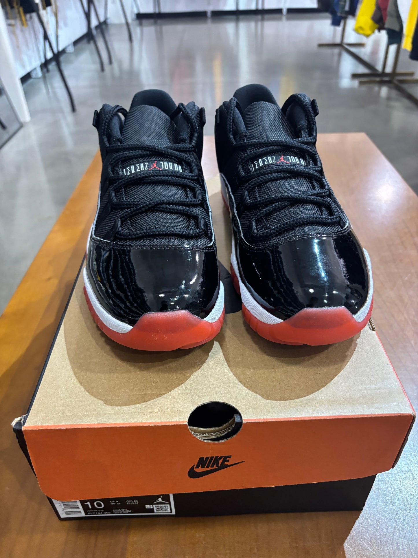 Air Jordan 11 Low Bred