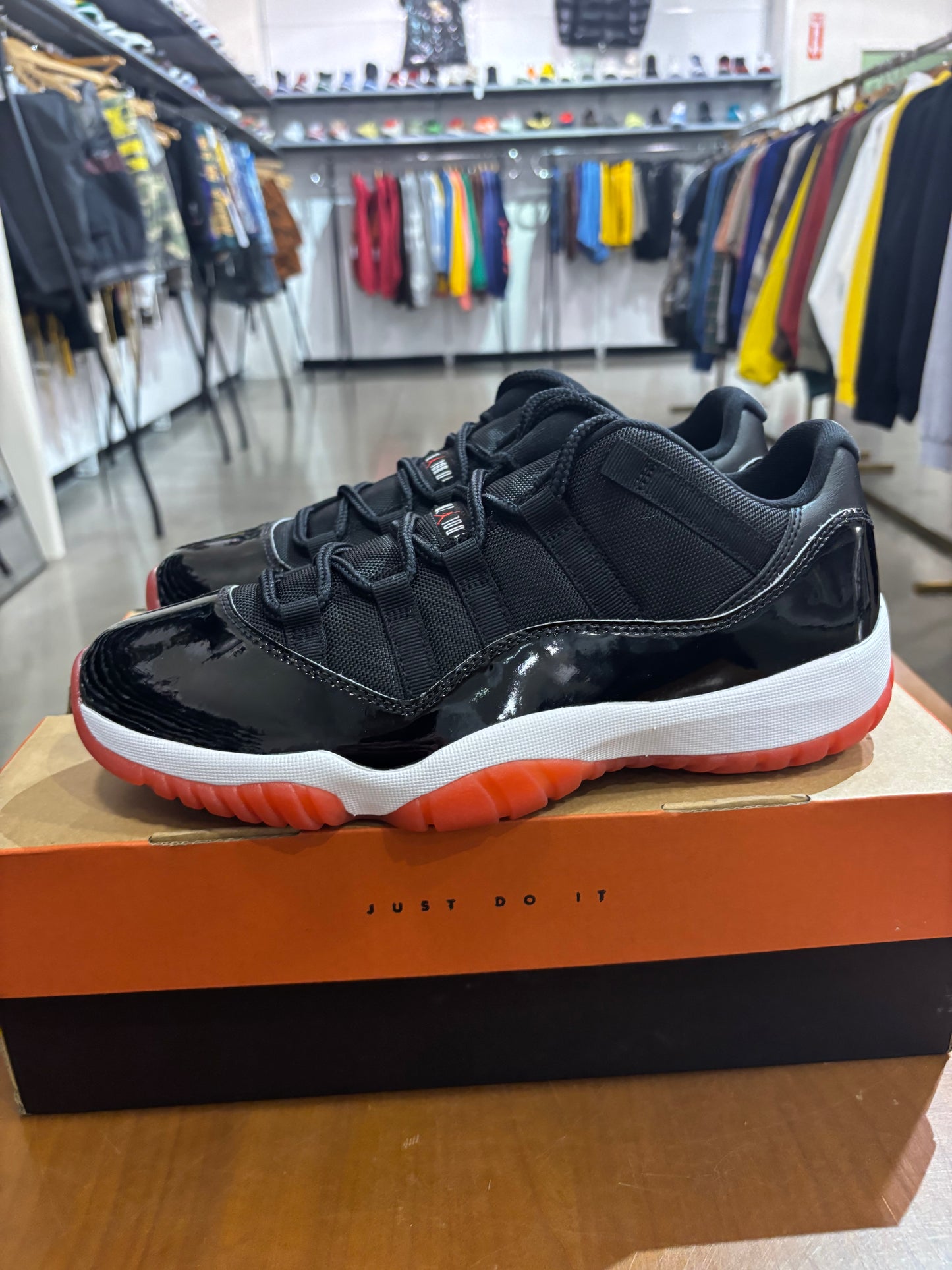 Air Jordan 11 Low Bred